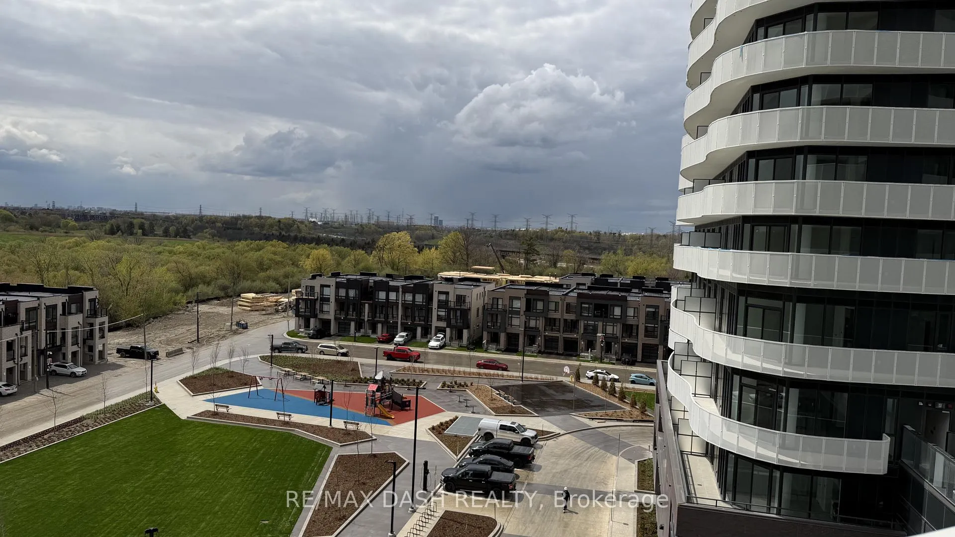 Photo 19 of Unit 616, 6 Flavelle Trail, Vaughan, Steeles West Industrial — HOMEH