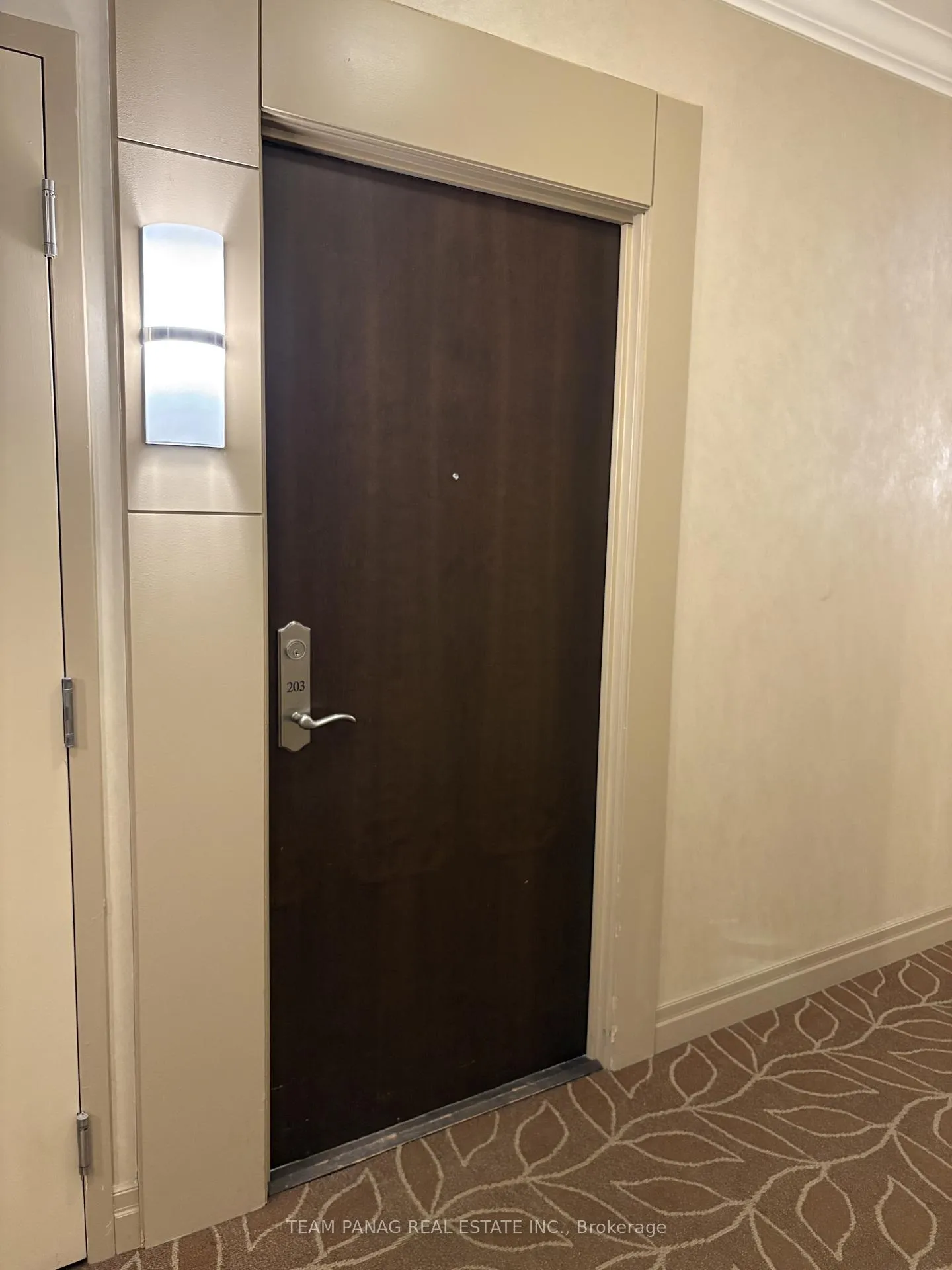 Photo 2 of Unit 203, 100 John Street, Brampton, Downtown Brampton — HOMEH