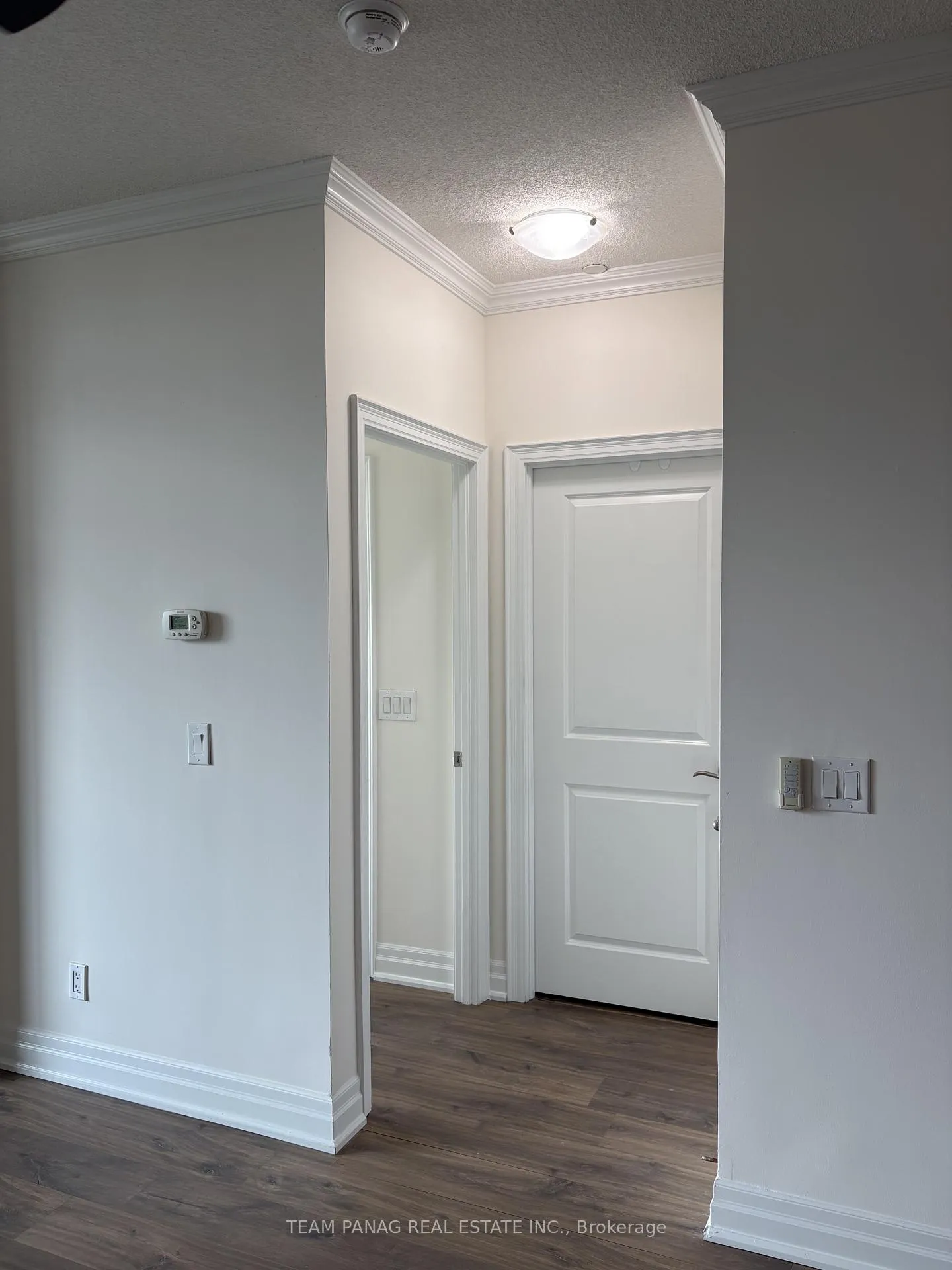 Photo 7 of Unit 203, 100 John Street, Brampton, Downtown Brampton — HOMEH
