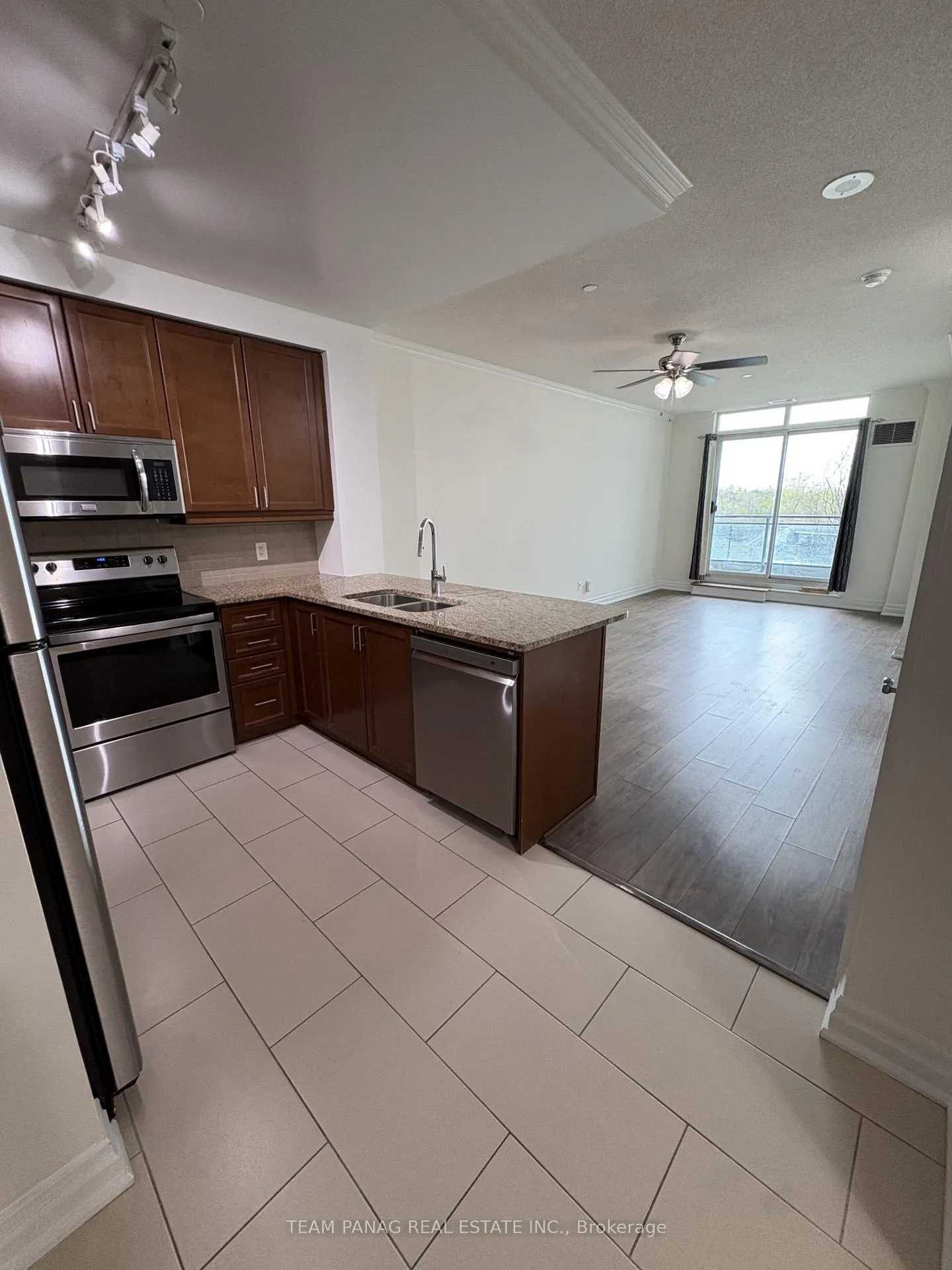 Photo 16 of Unit 203, 100 John Street, Brampton, Downtown Brampton — HOMEH
