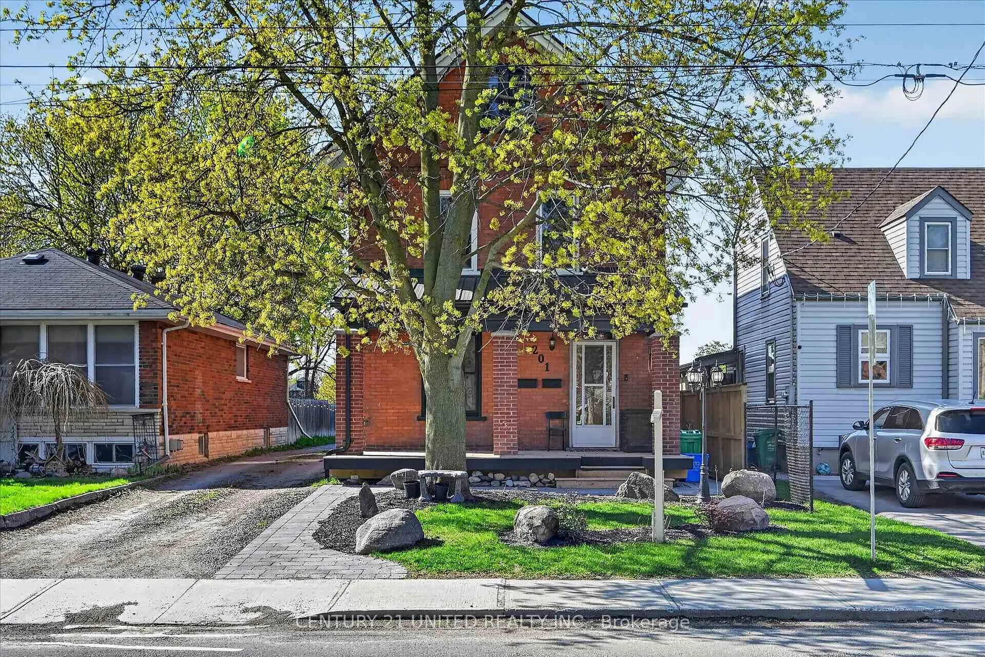 Photo 2 of 201 Romaine Street, Peterborough, Otonabee Ward 1 — HOMEH