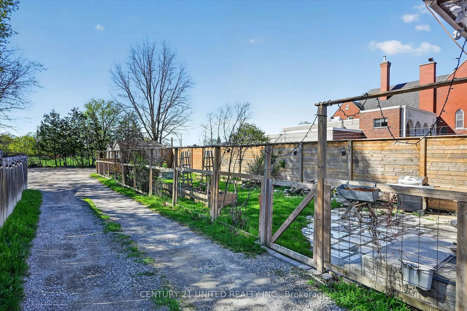 Photo 40 of 201 Romaine Street, Peterborough, Otonabee Ward 1 — HOMEH