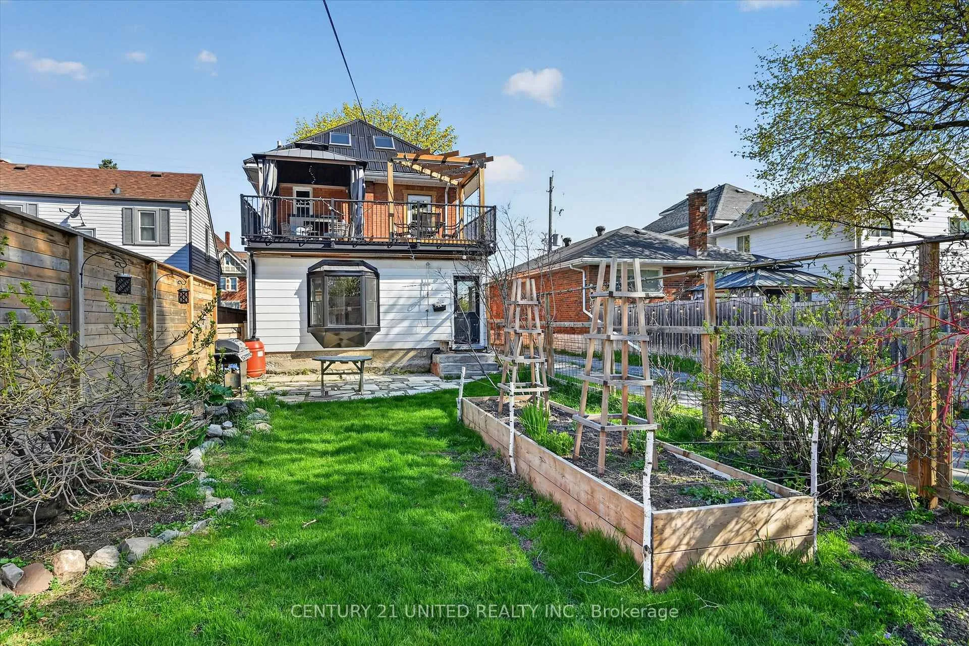 Photo 45 of 201 Romaine Street, Peterborough, Otonabee Ward 1 — HOMEH