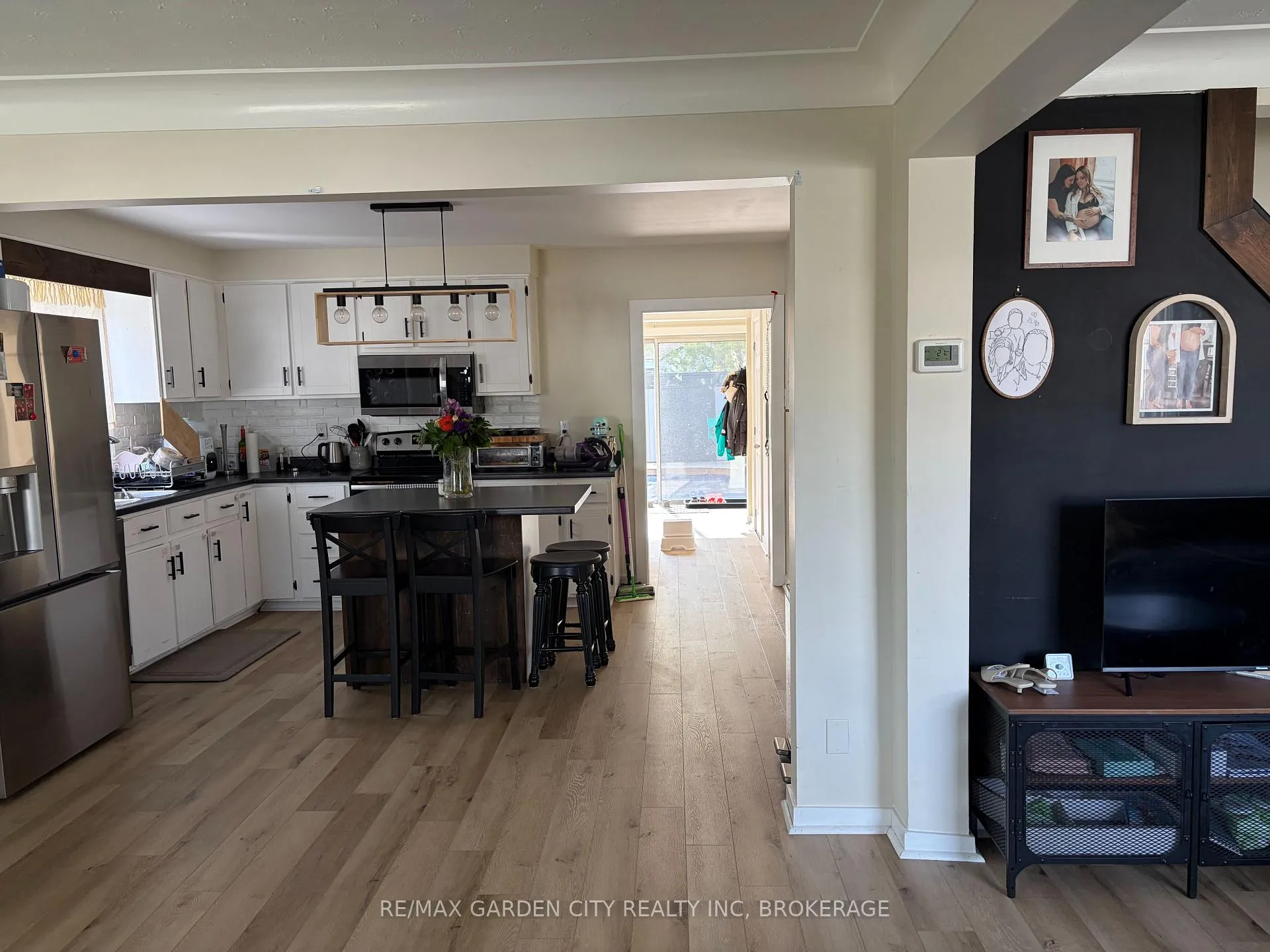 Photo 4 of 39 Margery Avenue, St. Catharines, Haig — HOMEH