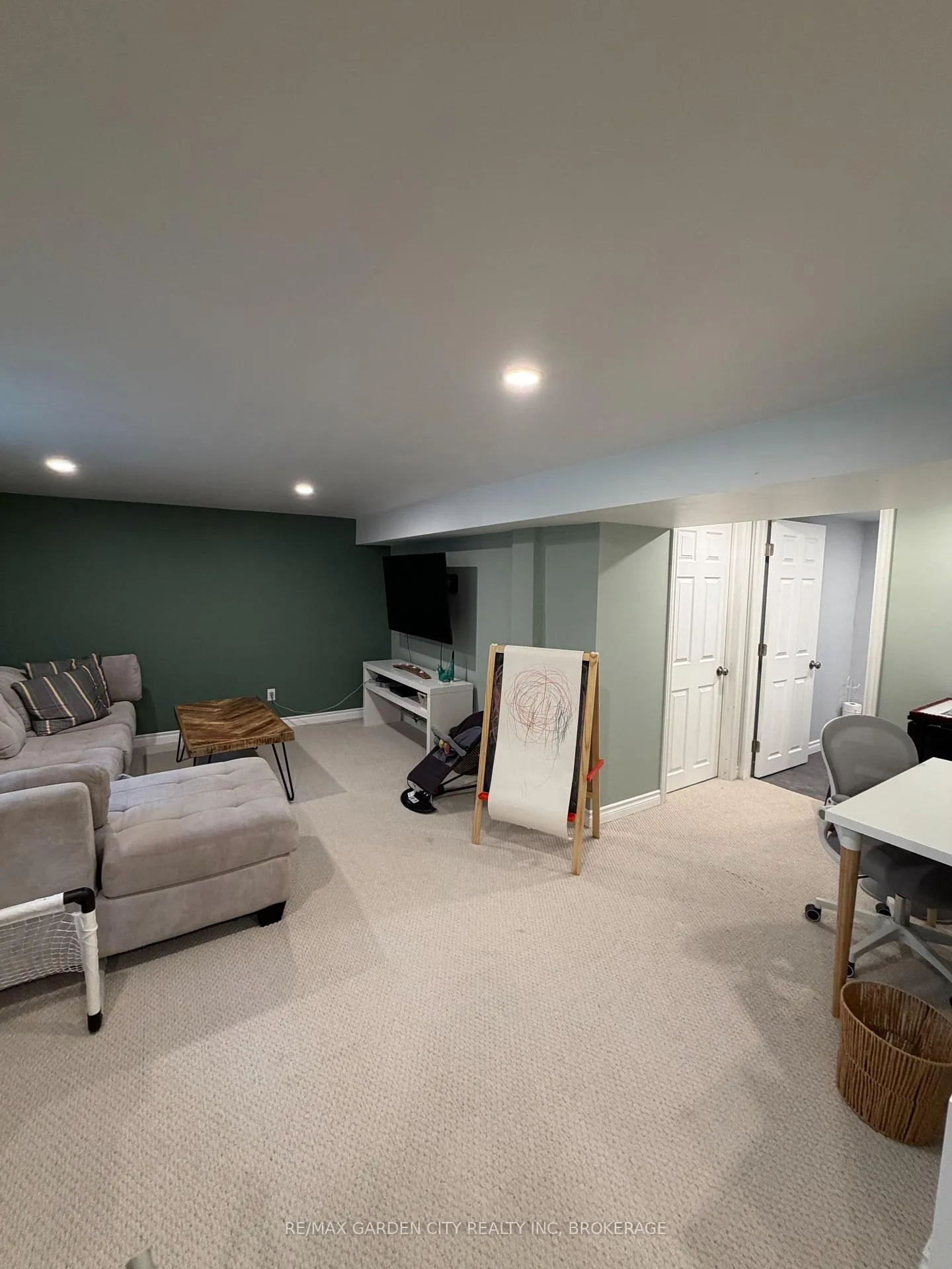 Photo 11 of 39 Margery Avenue, St. Catharines, Haig — HOMEH