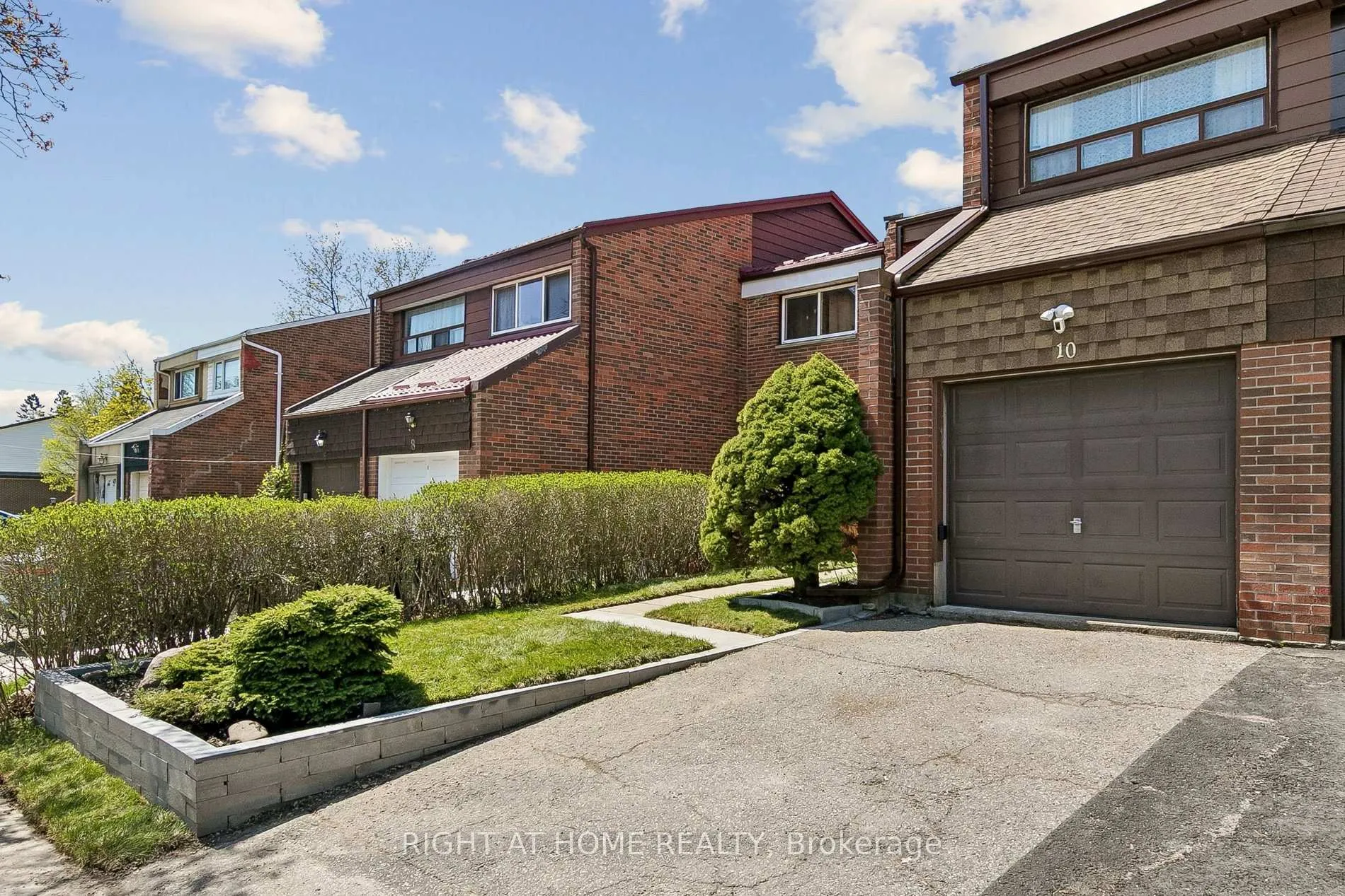 Photo 2 of 10 Sachems Place, Scarborough, Malvern — HOMEH