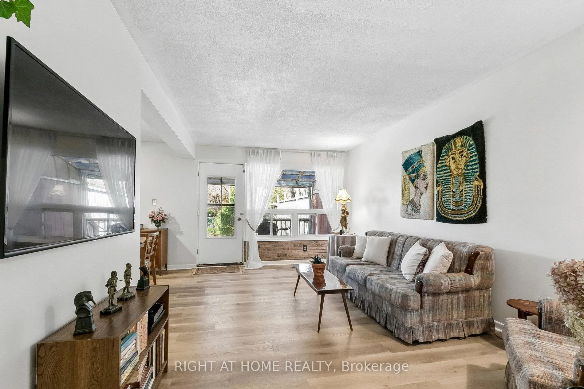 Photo 5 of 10 Sachems Place, Scarborough, Malvern — HOMEH