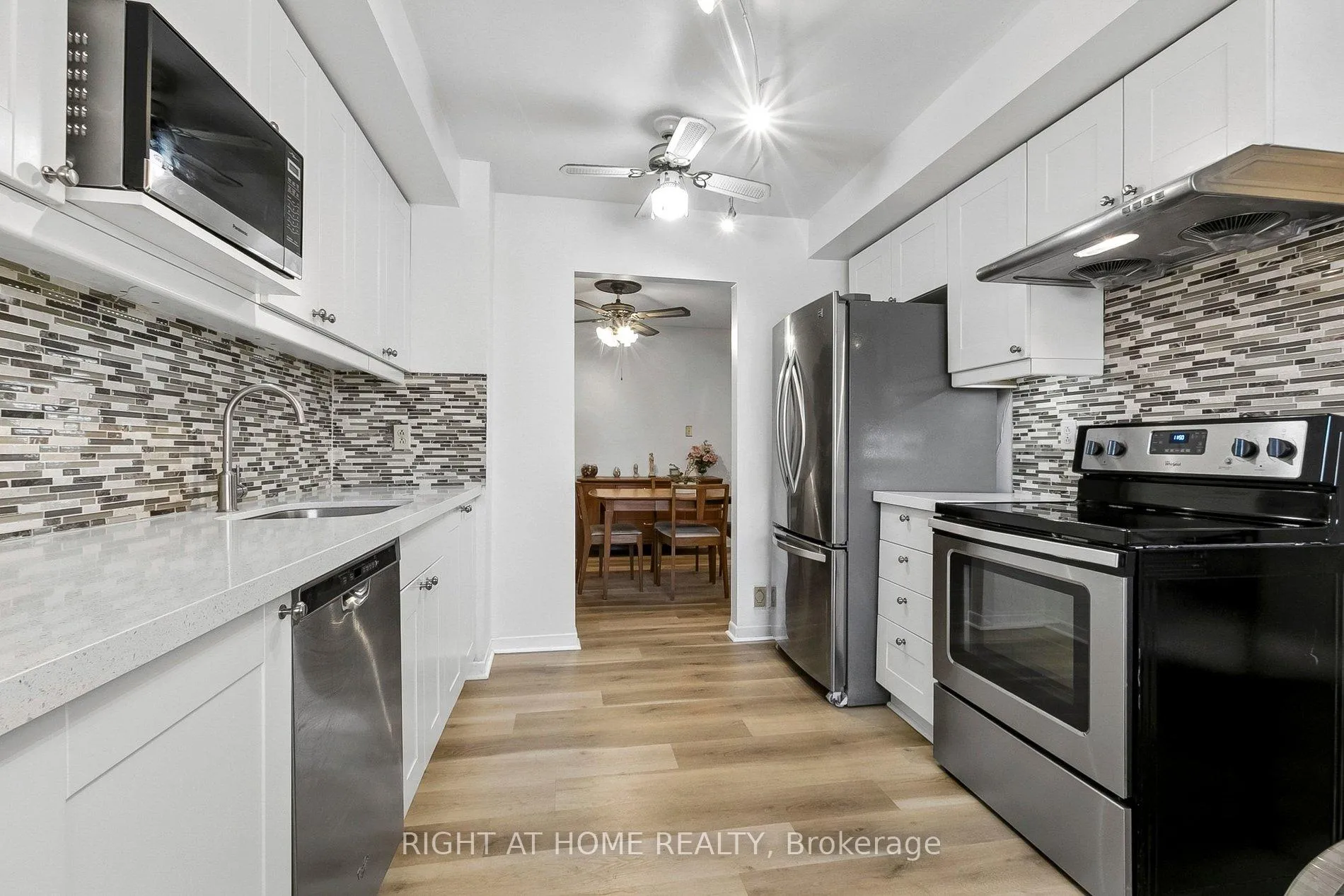 Photo 19 of 10 Sachems Place, Scarborough, Malvern — HOMEH