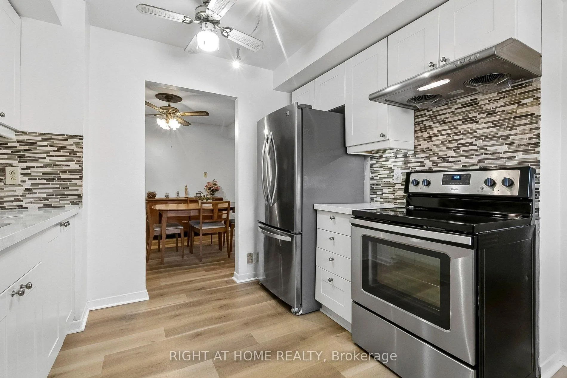 Photo 26 of 10 Sachems Place, Scarborough, Malvern — HOMEH