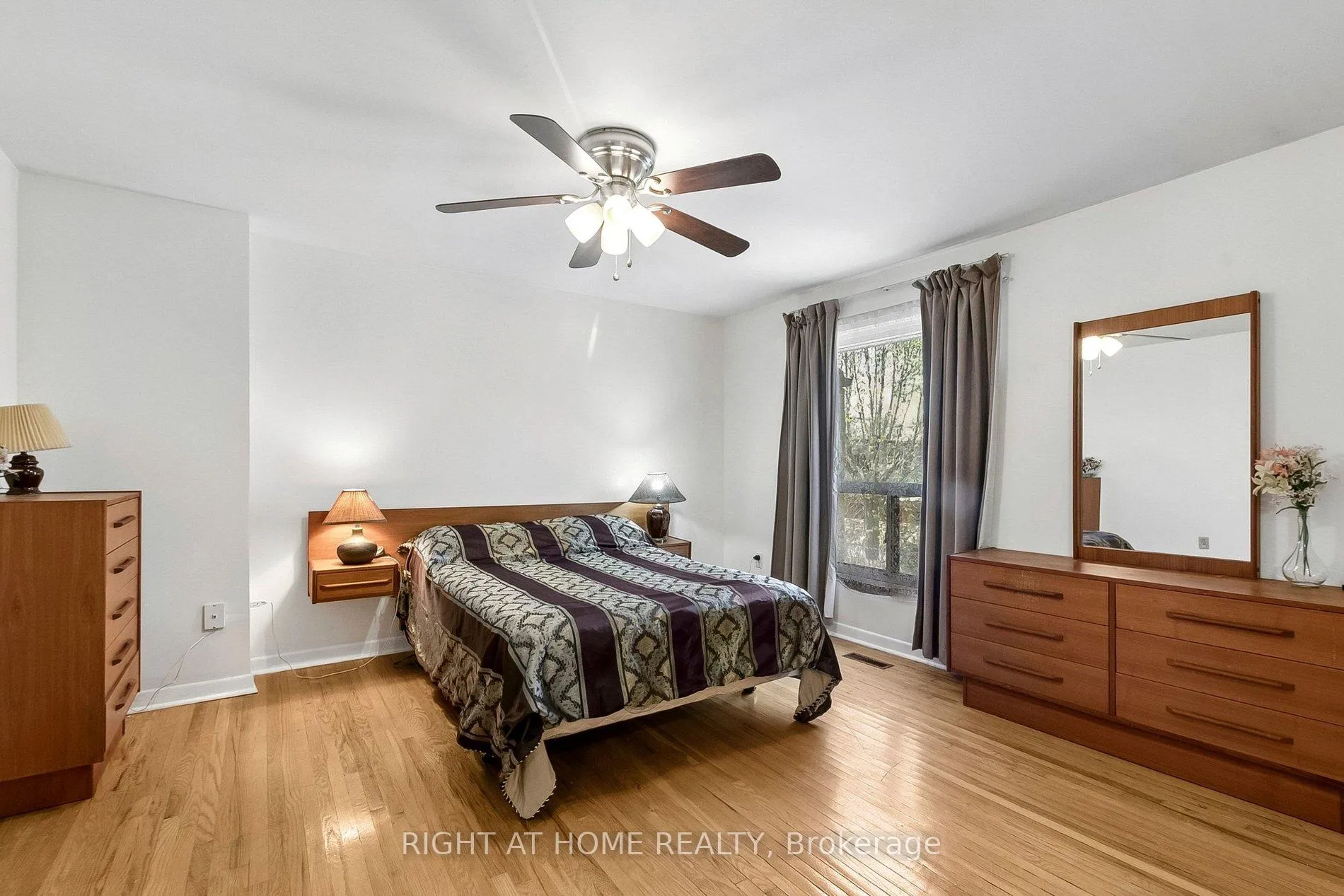 Photo 32 of 10 Sachems Place, Scarborough, Malvern — HOMEH