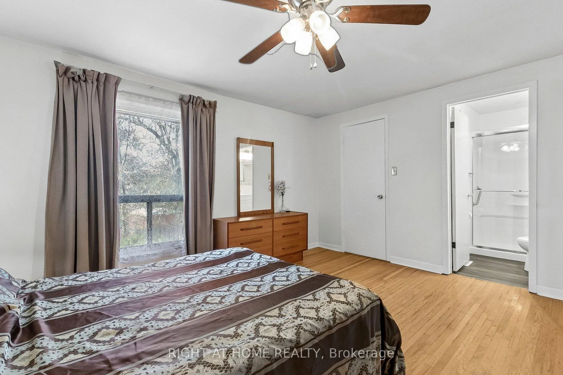 Photo 35 of 10 Sachems Place, Scarborough, Malvern — HOMEH