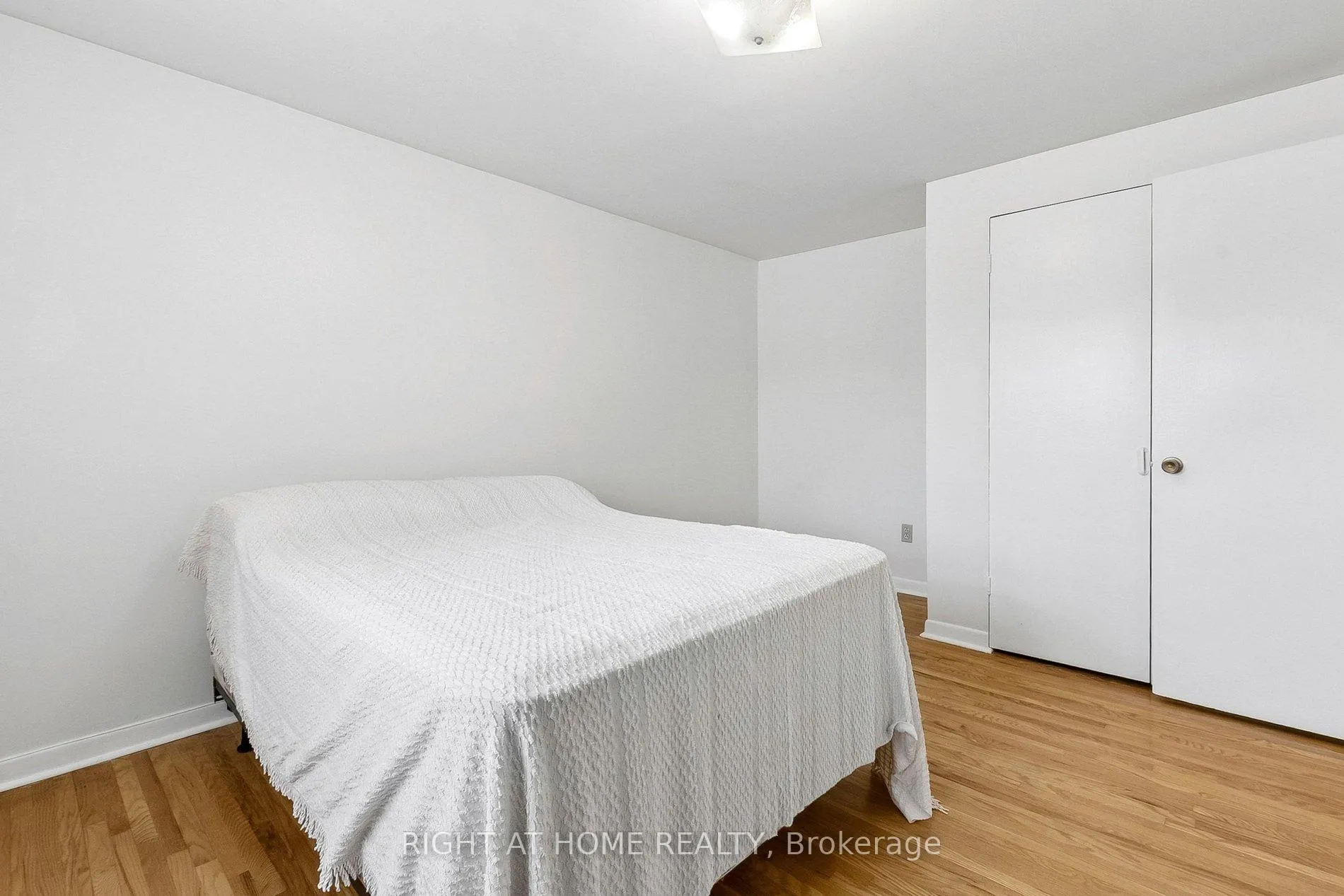 Photo 39 of 10 Sachems Place, Scarborough, Malvern — HOMEH