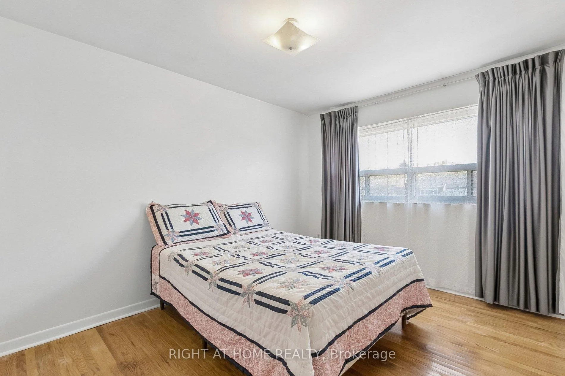 Photo 41 of 10 Sachems Place, Scarborough, Malvern — HOMEH