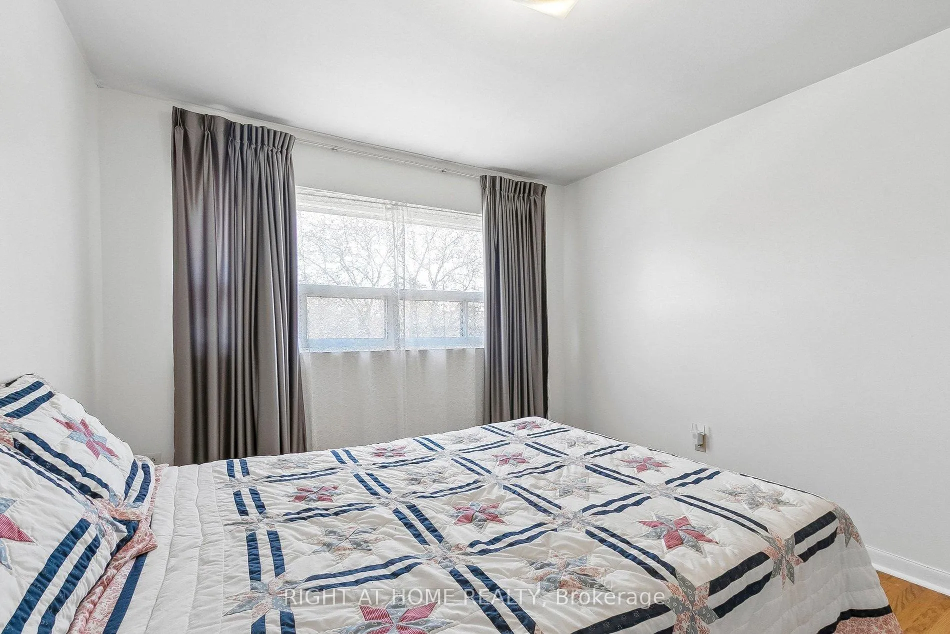 Photo 43 of 10 Sachems Place, Scarborough, Malvern — HOMEH