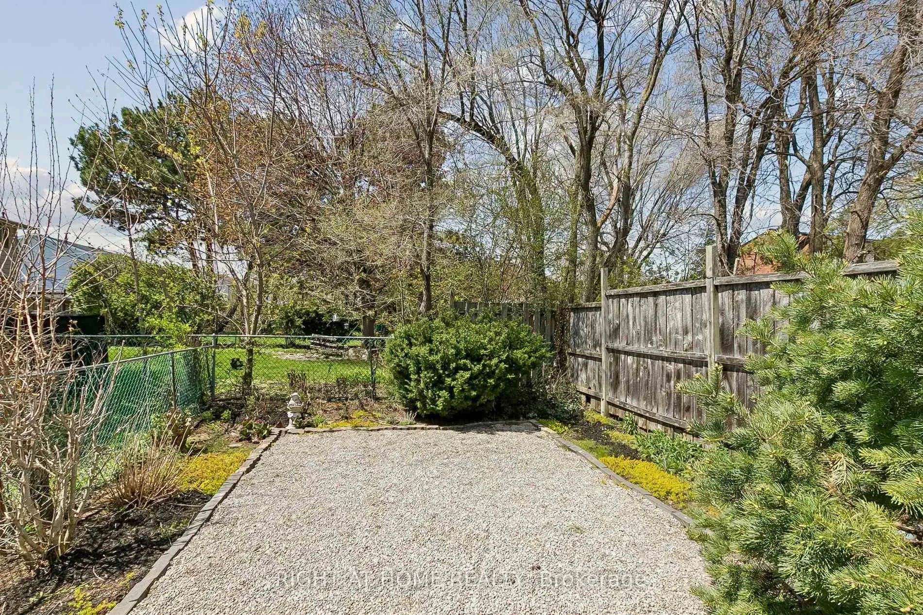 Photo 49 of 10 Sachems Place, Scarborough, Malvern — HOMEH