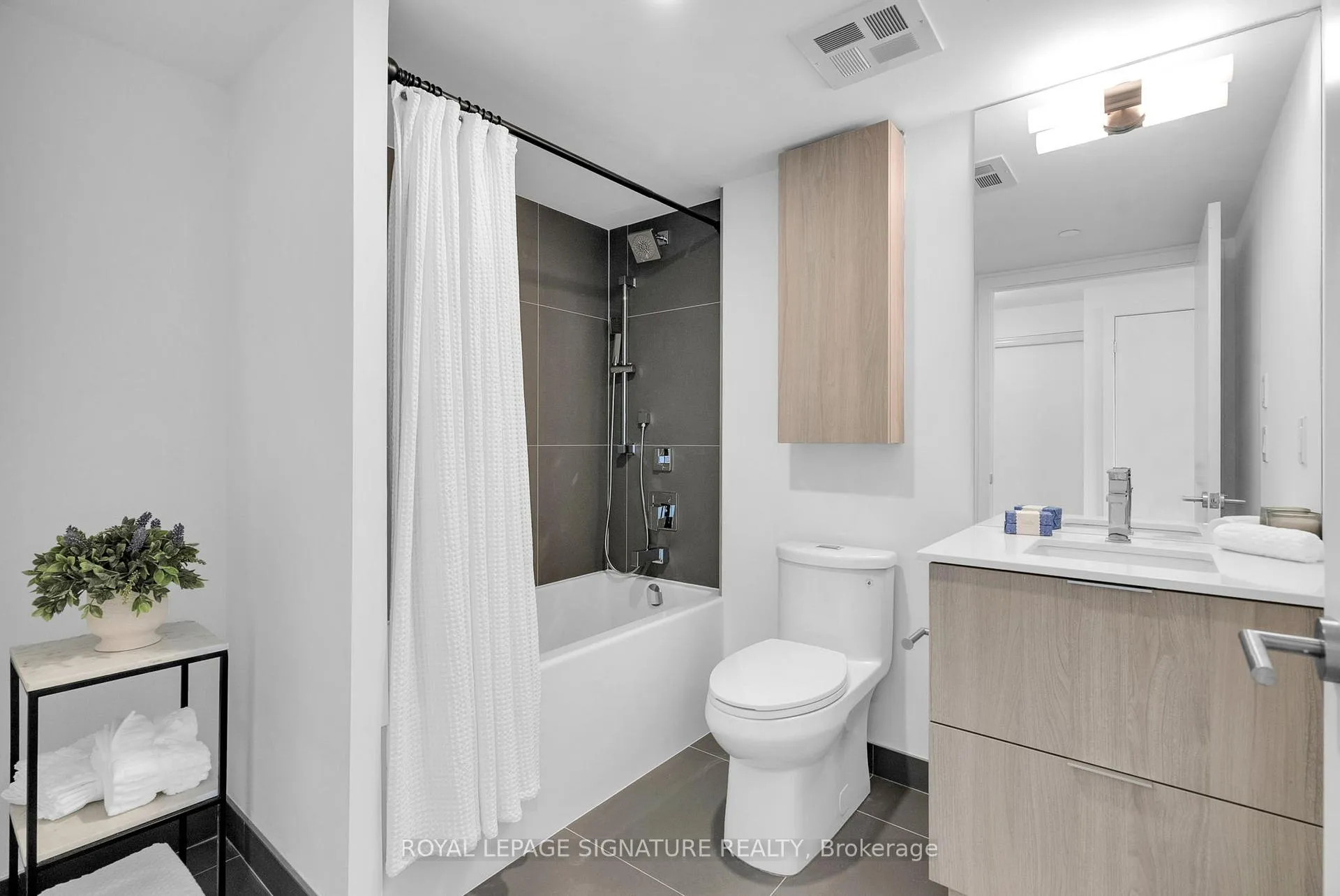 Photo 14 of Unit 3106, 47 Mutual Street, Toronto, Church-Yonge Corridor — HOMEH