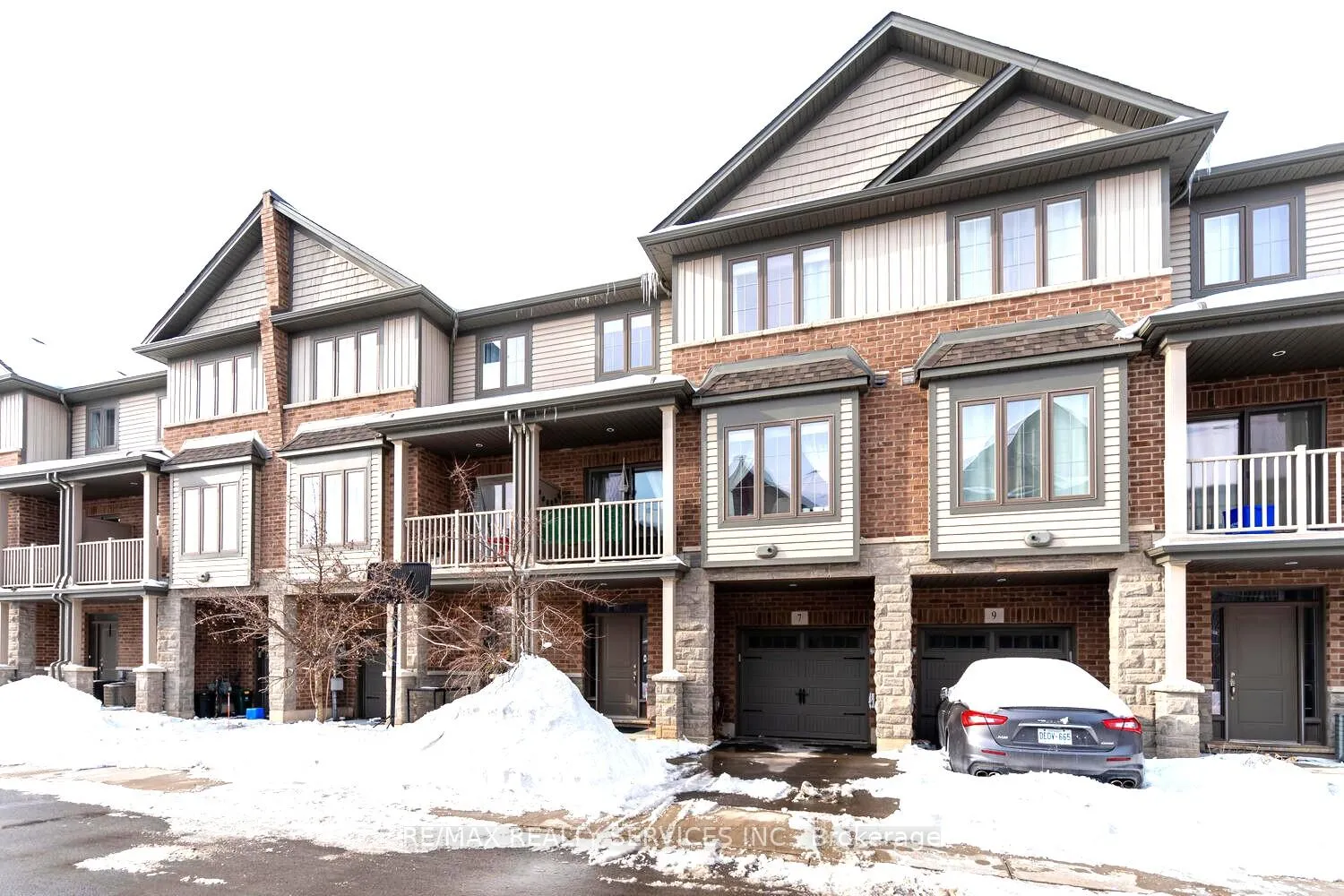 Photo 3 of 7 Ridgeside Lane, Hamilton, Waterdown — HOMEH