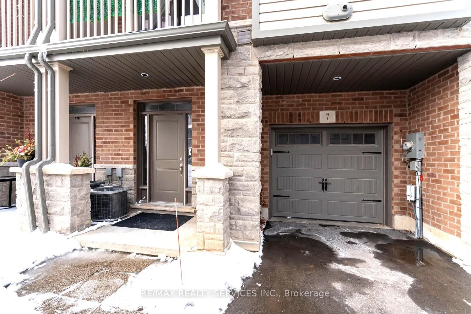 Photo 5 of 7 Ridgeside Lane, Hamilton, Waterdown — HOMEH