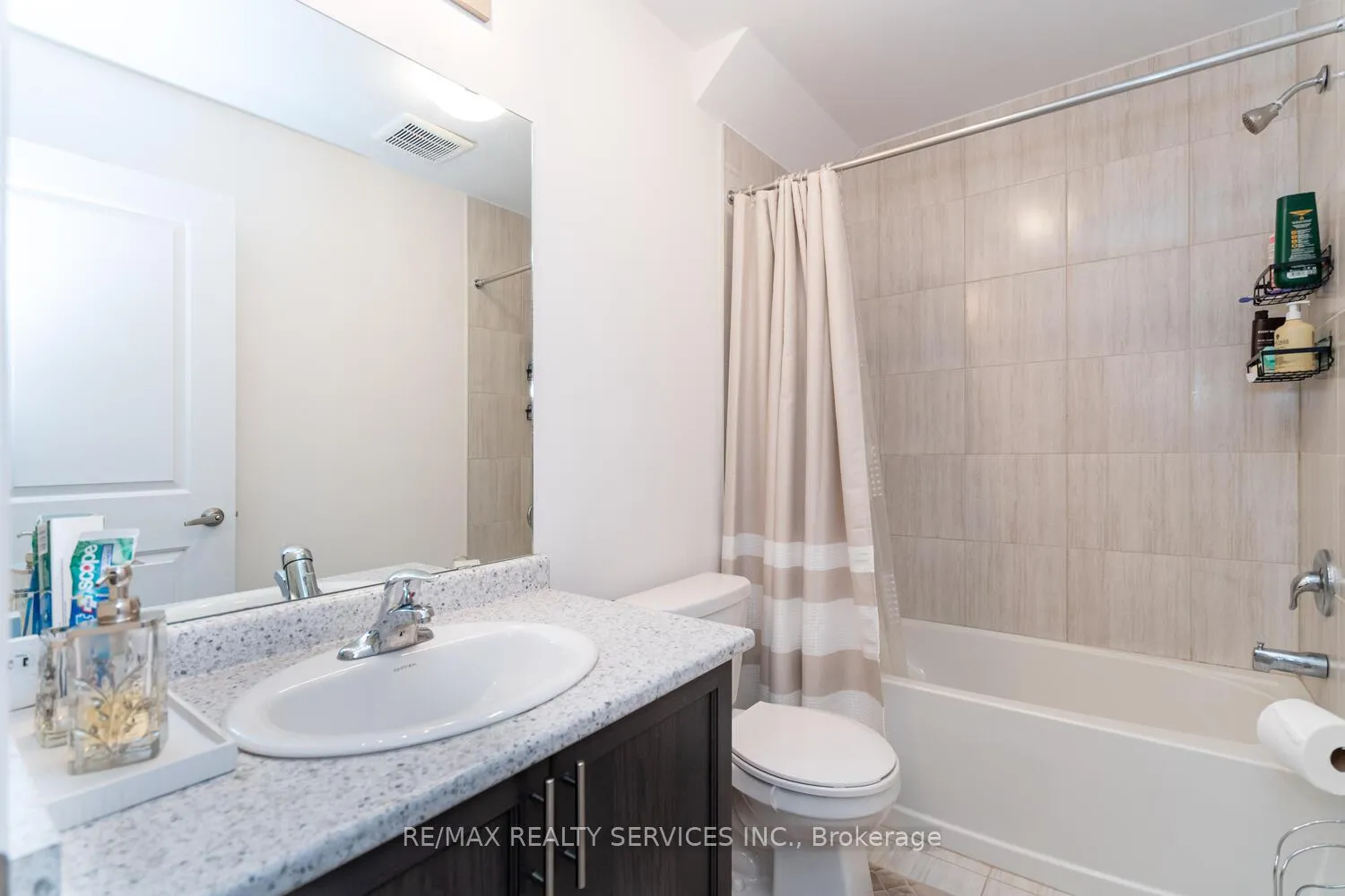 Photo 12 of 7 Ridgeside Lane, Hamilton, Waterdown — HOMEH