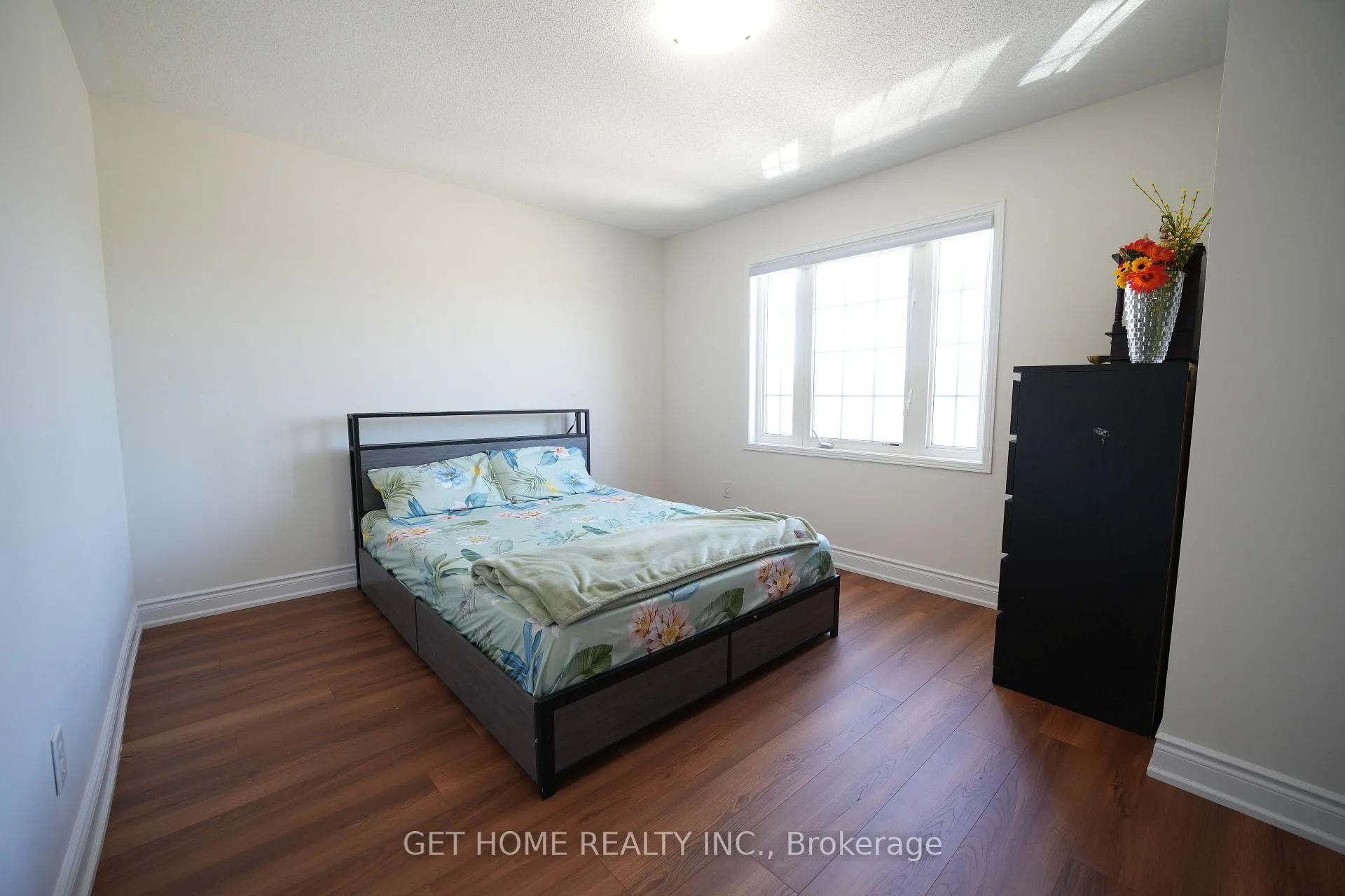 Photo 13 of 78 Spicebush Terrace, Brampton, Credit Valley — HOMEH