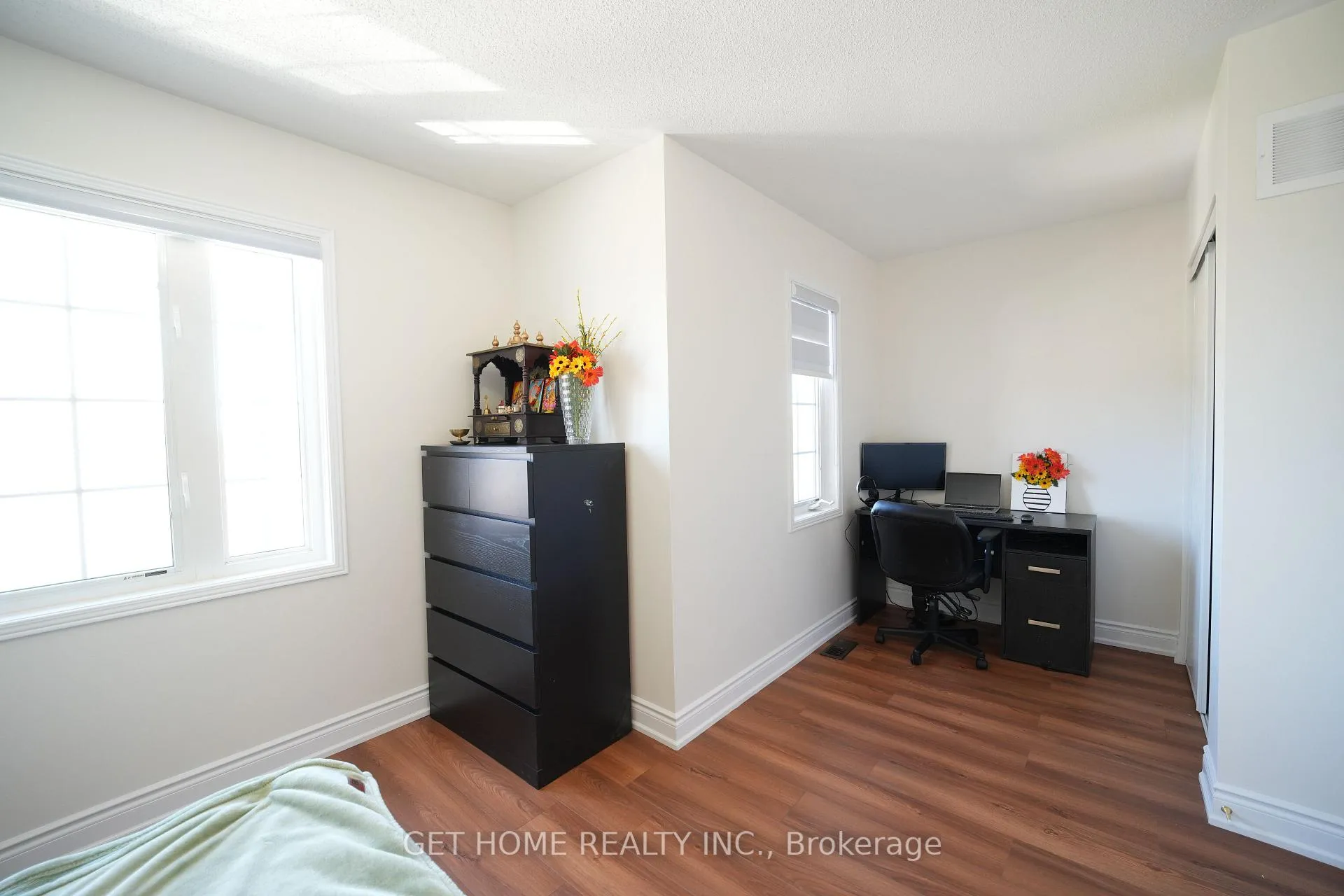 Photo 14 of 78 Spicebush Terrace, Brampton, Credit Valley — HOMEH
