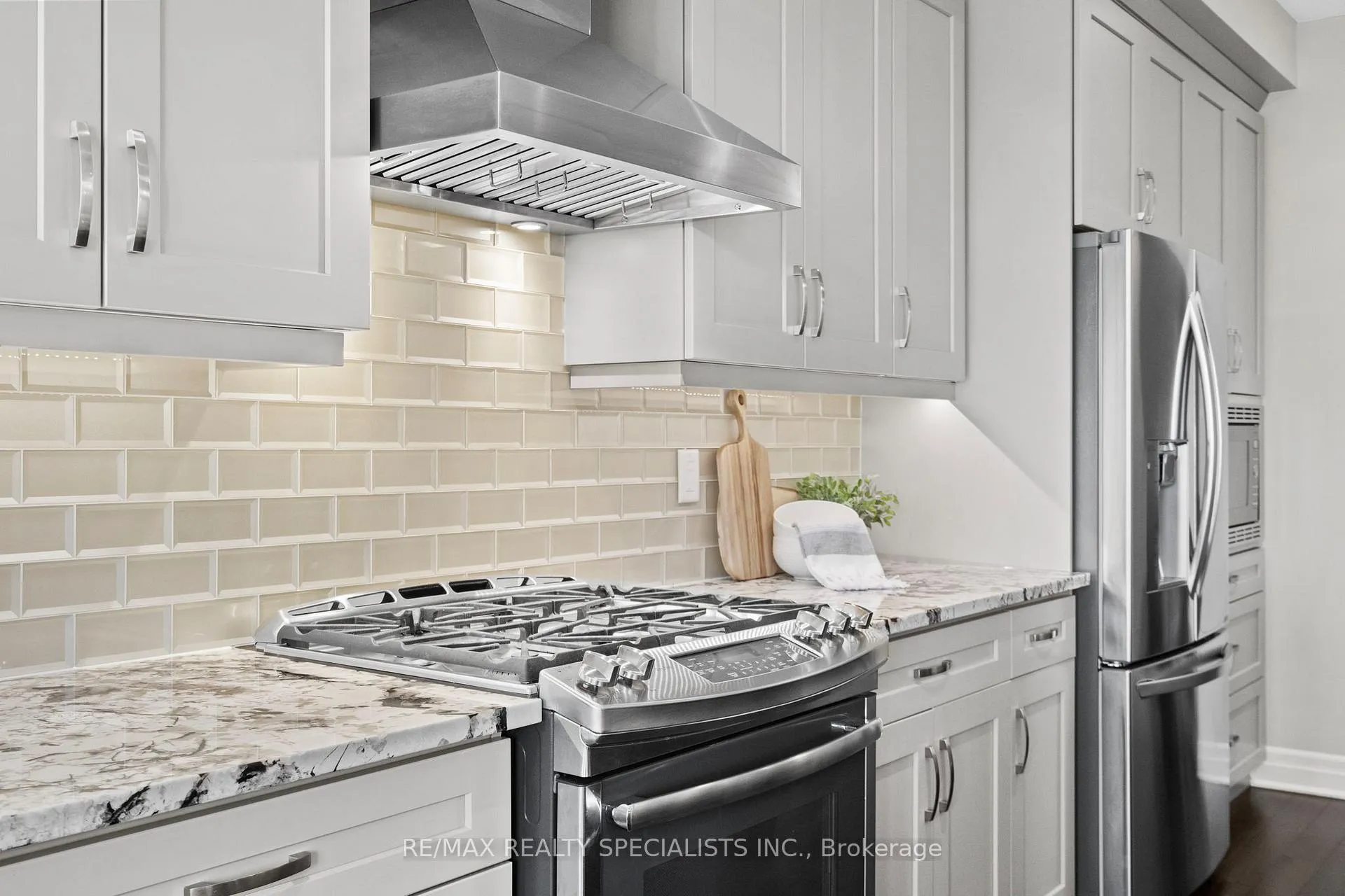Photo 6 of 1406 Orr Terrace, Milton, Ford — HOMEH