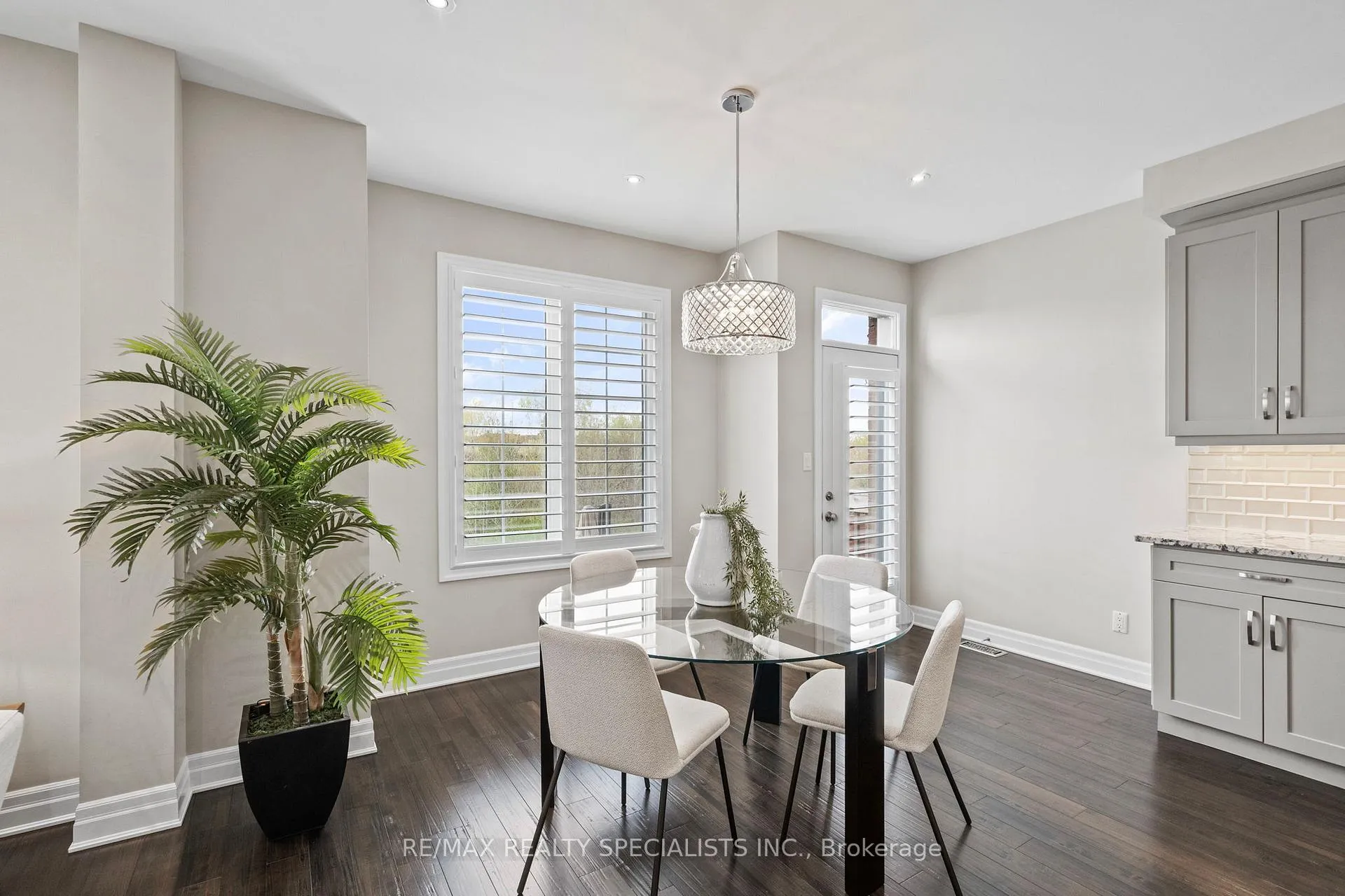 Photo 12 of 1406 Orr Terrace, Milton, Ford — HOMEH