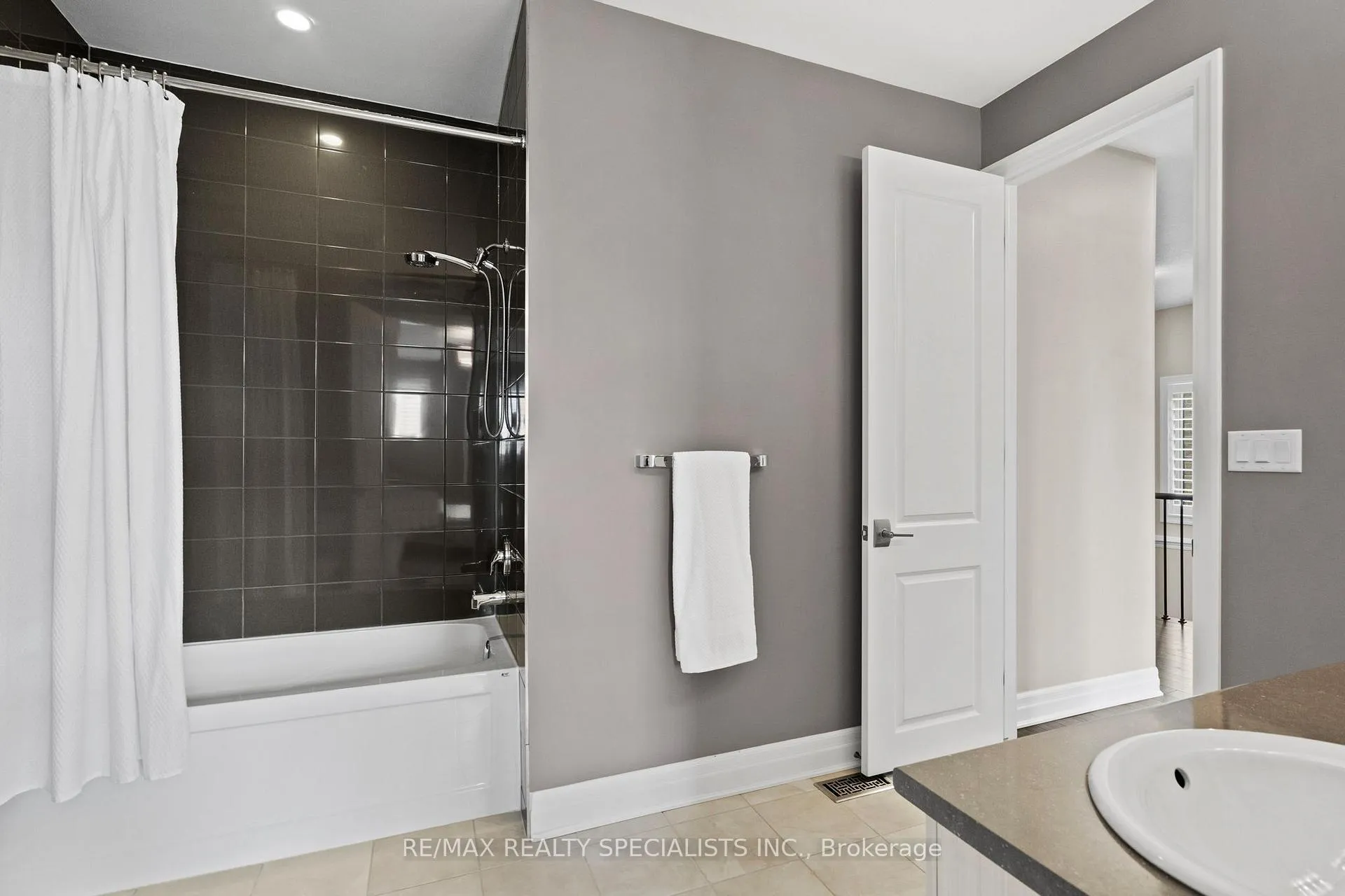 Photo 24 of 1406 Orr Terrace, Milton, Ford — HOMEH