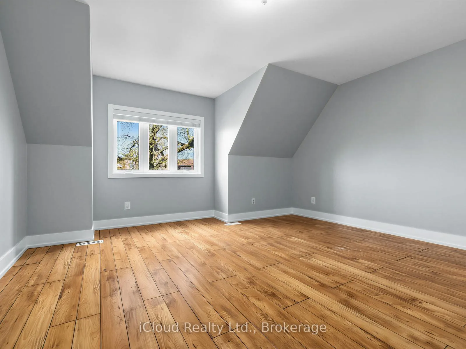 Photo 10 of Unit 2, 1226 Lansdowne Avenue, Toronto, Corso Italia-Davenport — HOMEH