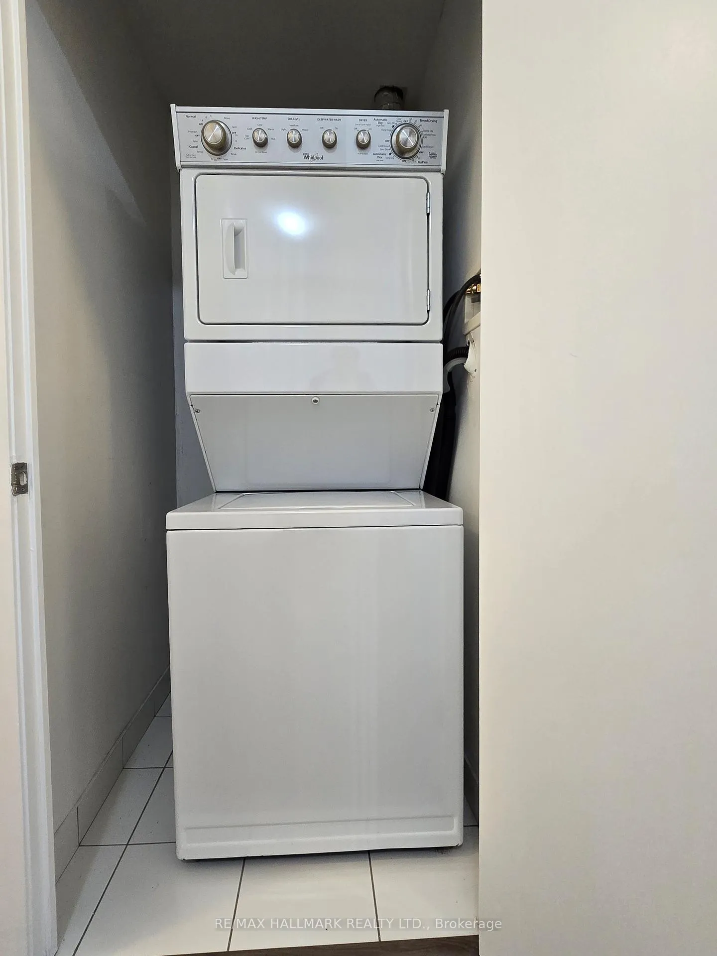 Photo 7 of Unit 812, 840 Queens Plate Drive, Etobicoke, West Humber-Clairville — HOMEH