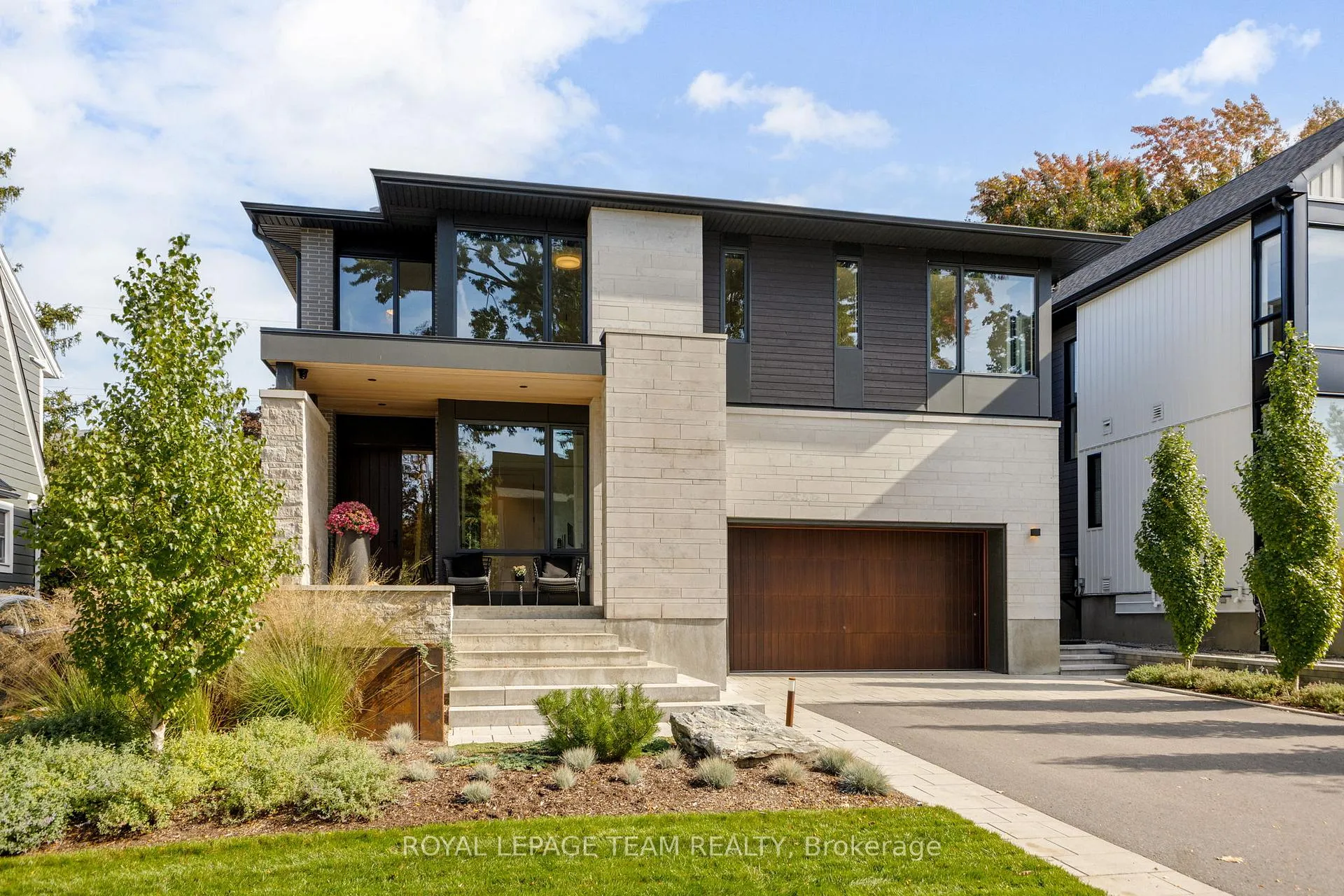 Photo 2 of 511 Fraser Avenue, Ottawa, McKellar/Highland — HOMEH