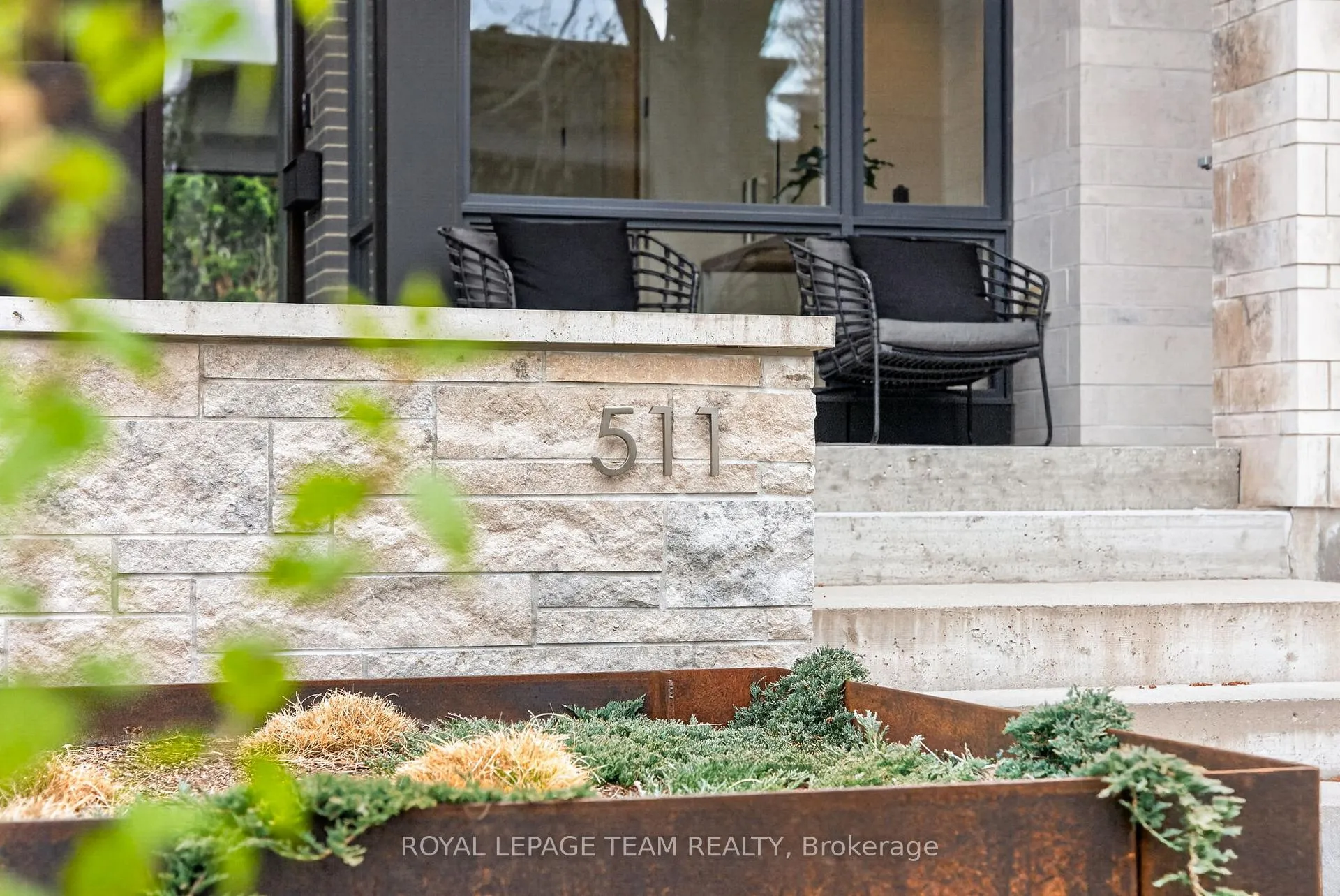 Photo 5 of 511 Fraser Avenue, Ottawa, McKellar/Highland — HOMEH
