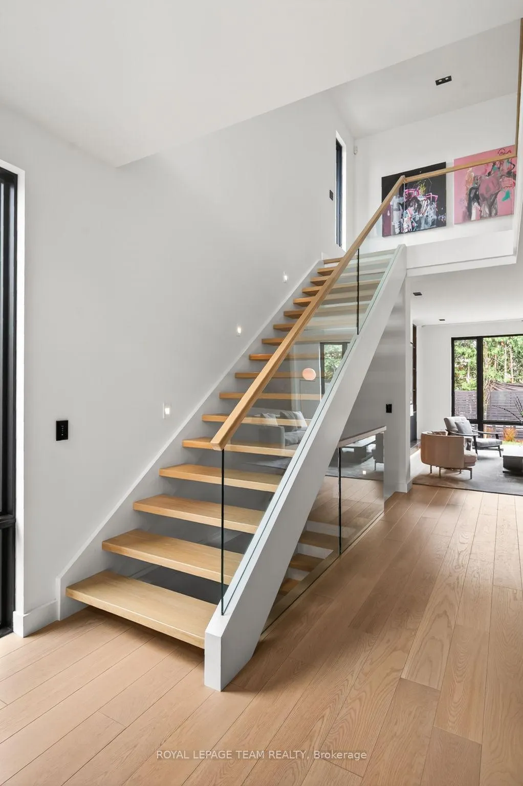 Photo 6 of 511 Fraser Avenue, Ottawa, McKellar/Highland — HOMEH