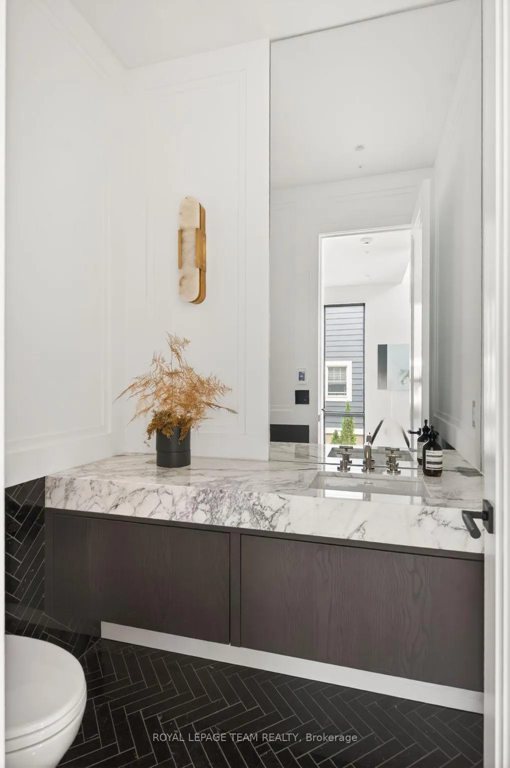 Photo 15 of 511 Fraser Avenue, Ottawa, McKellar/Highland — HOMEH