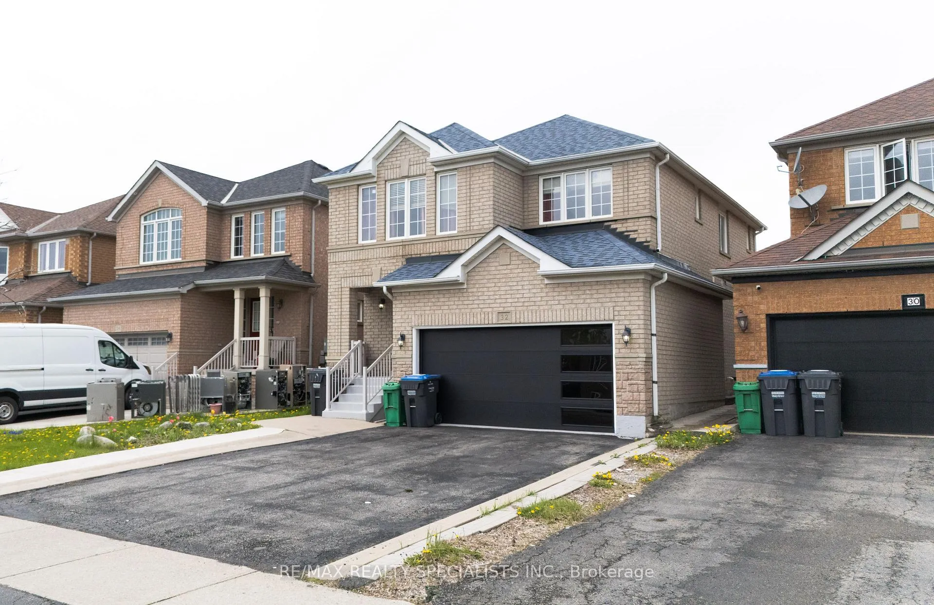 Photo 2 of 32 Feather Reed Way, Brampton, Sandringham-Wellington — HOMEH