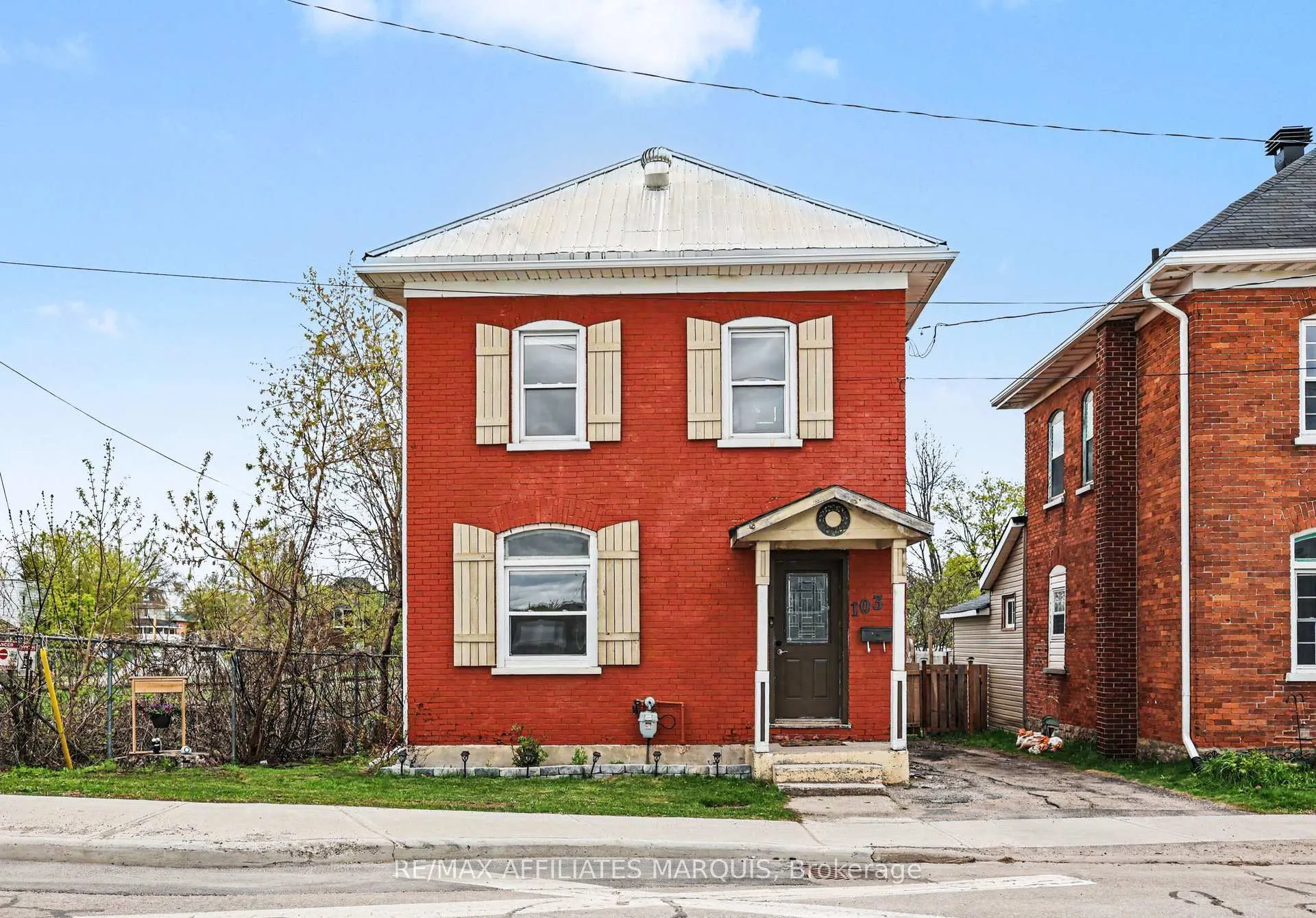Photo 1 of 103 William Street E, Smiths Falls — HOMEH