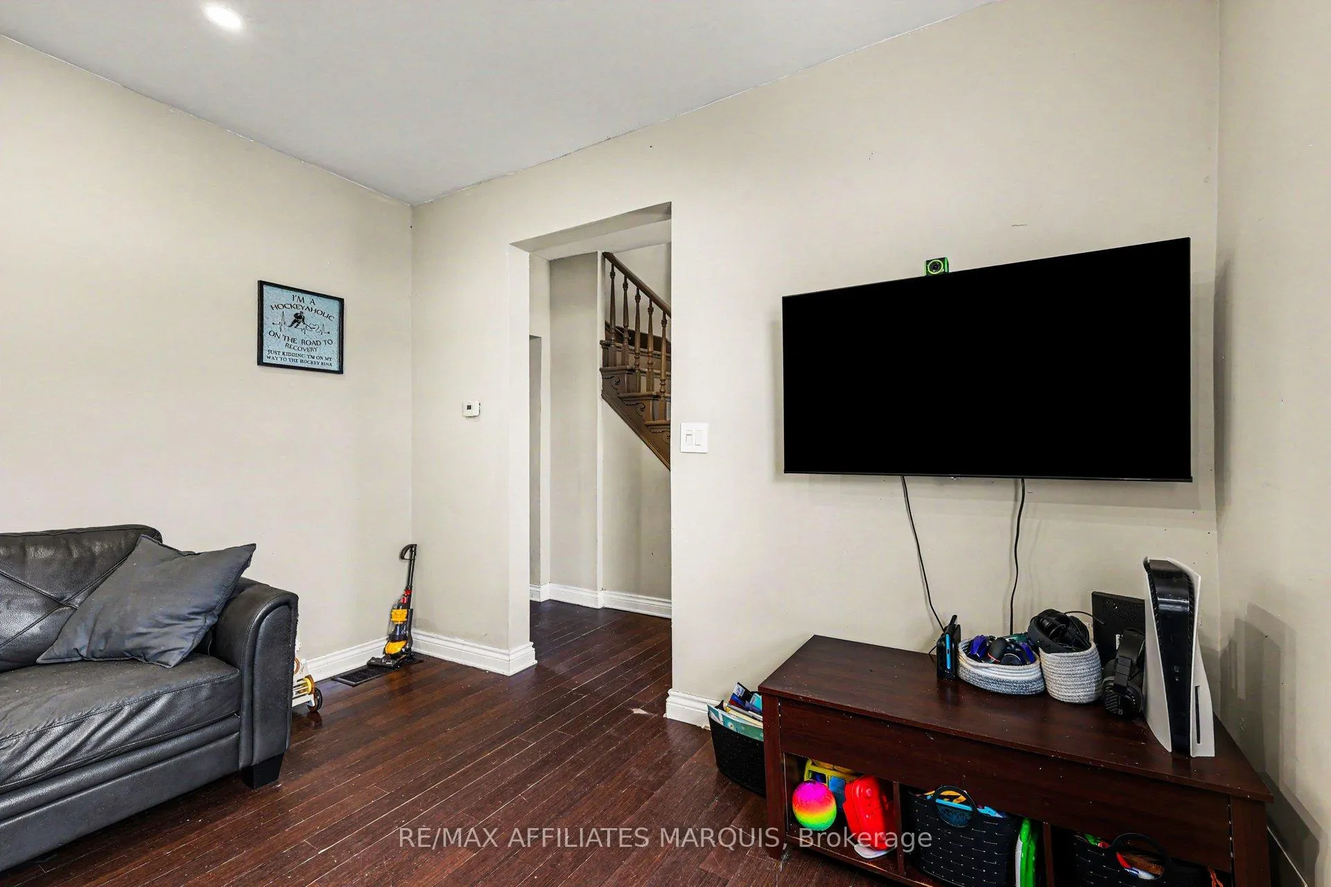Photo 5 of 103 William Street E, Smiths Falls — HOMEH