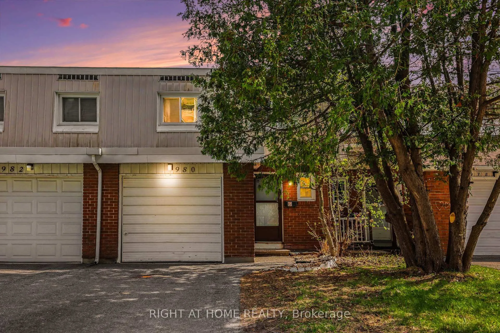 Front of Unit 207, 980 Gulf Place