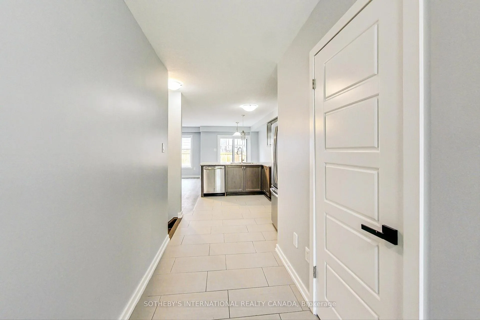 Photo 2 of 131 Pagebrook Crescent, Hamilton, Stoney Creek Mountain — HOMEH
