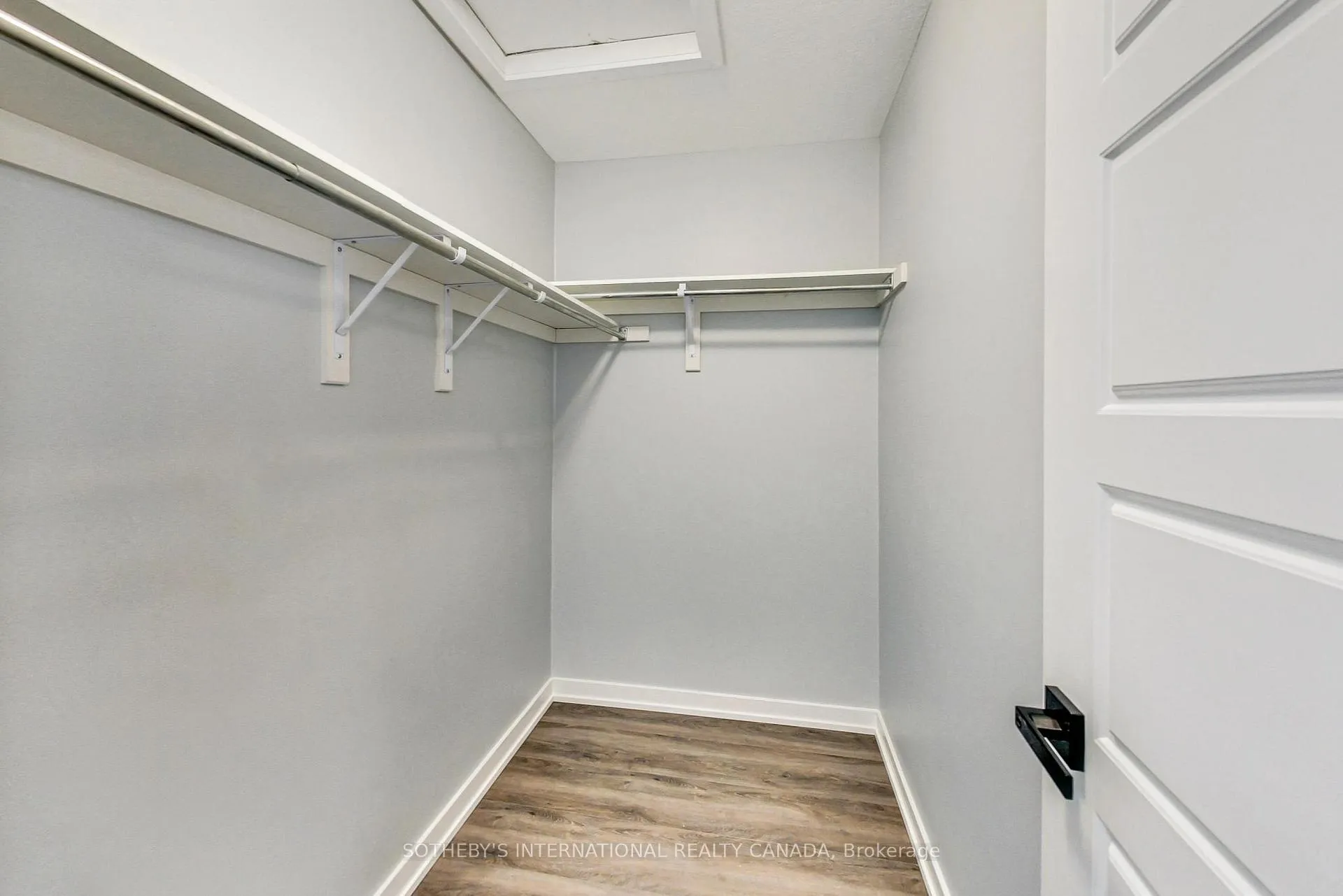 Photo 9 of 131 Pagebrook Crescent, Hamilton, Stoney Creek Mountain — HOMEH