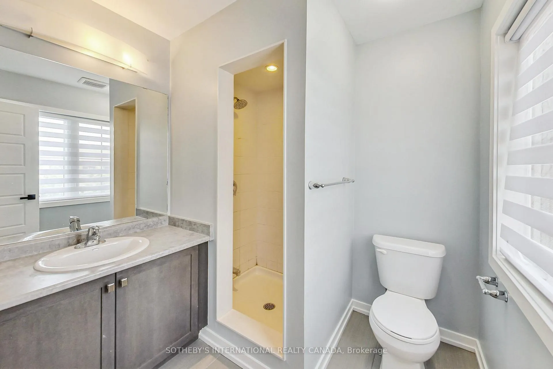 Photo 10 of 131 Pagebrook Crescent, Hamilton, Stoney Creek Mountain — HOMEH