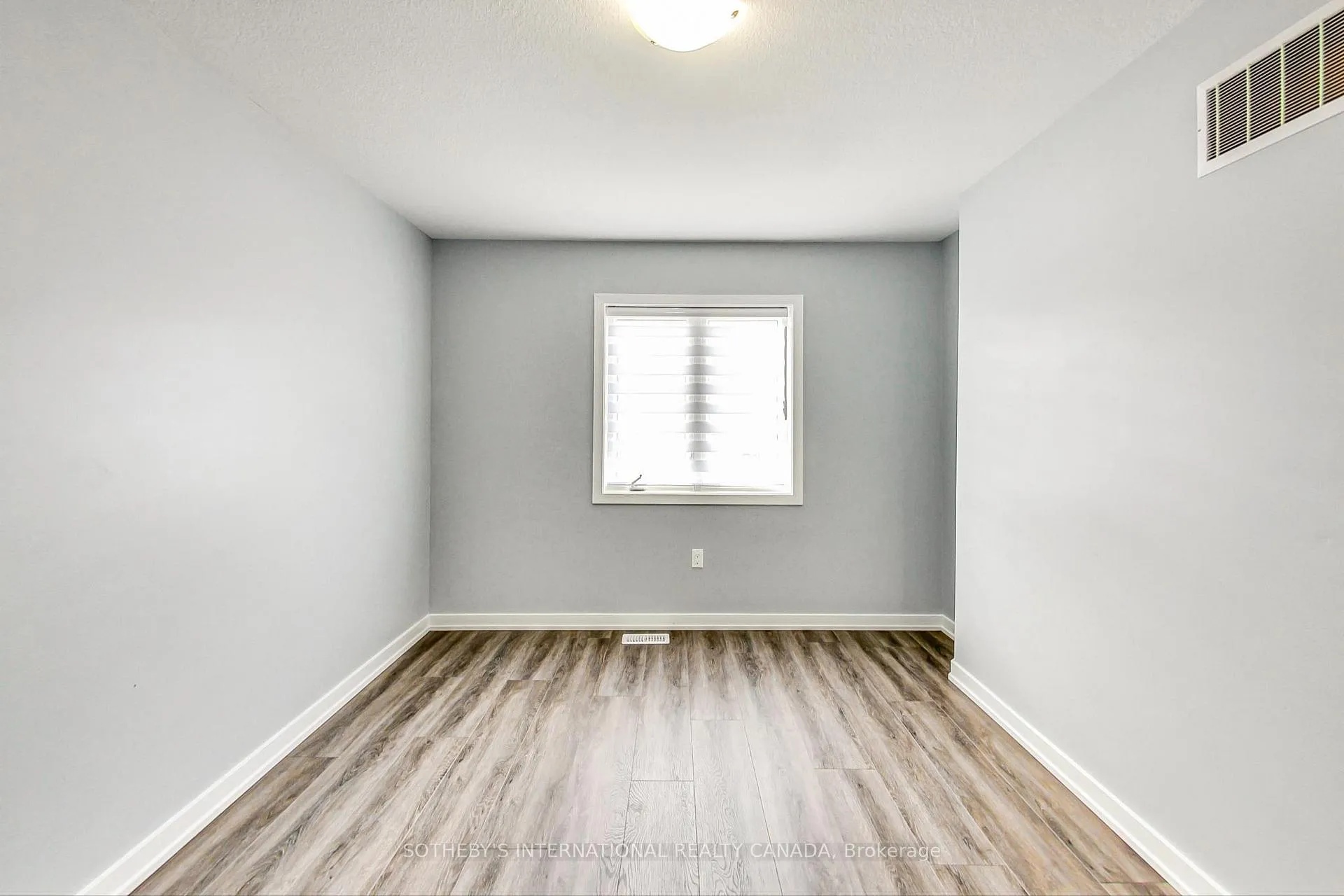 Photo 13 of 131 Pagebrook Crescent, Hamilton, Stoney Creek Mountain — HOMEH