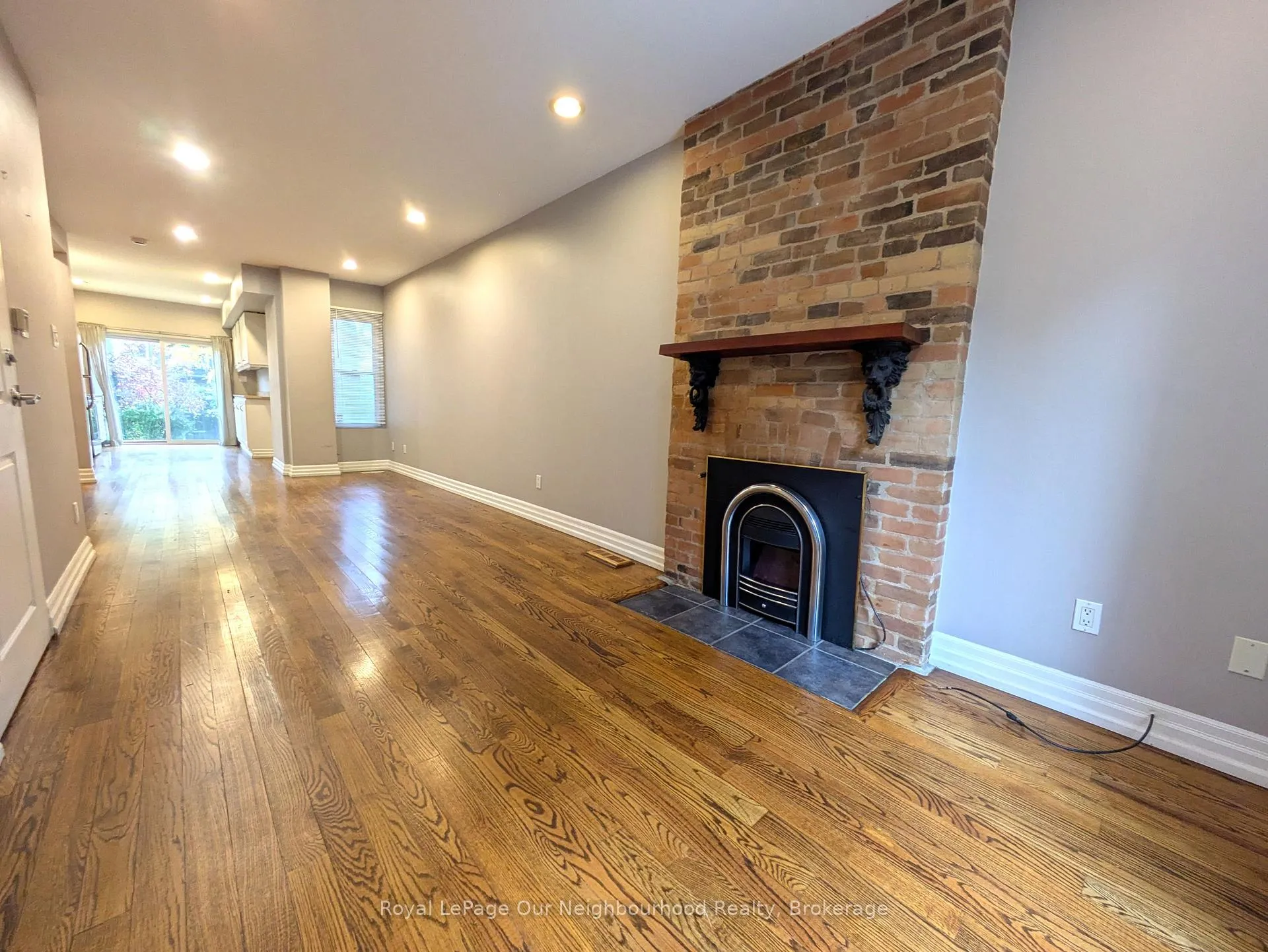 Photo 2 of Unit Main, 86 Asquith Avenue, Toronto, Rosedale-Moore Park — HOMEH