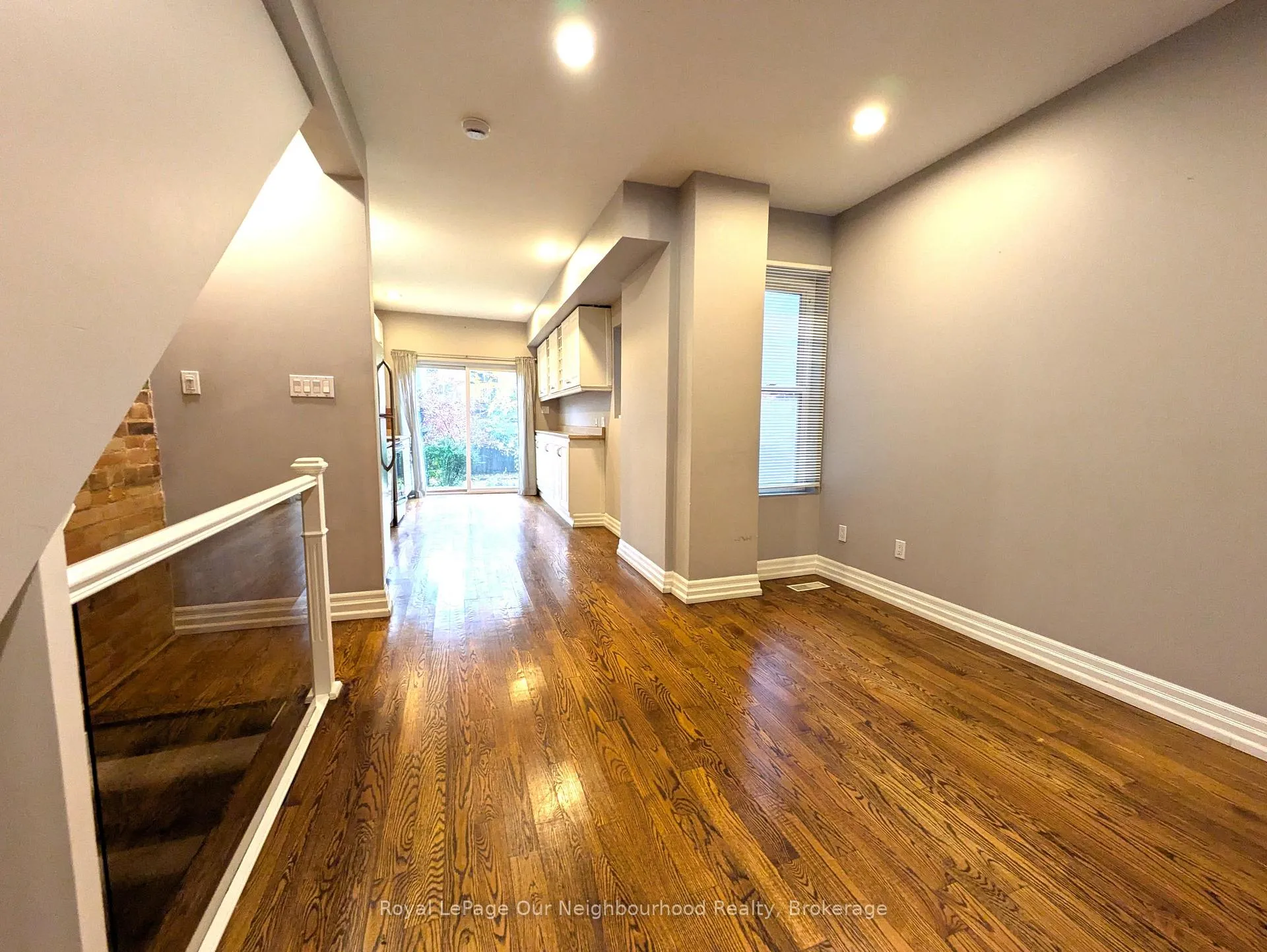 Photo 5 of Unit Main, 86 Asquith Avenue, Toronto, Rosedale-Moore Park — HOMEH