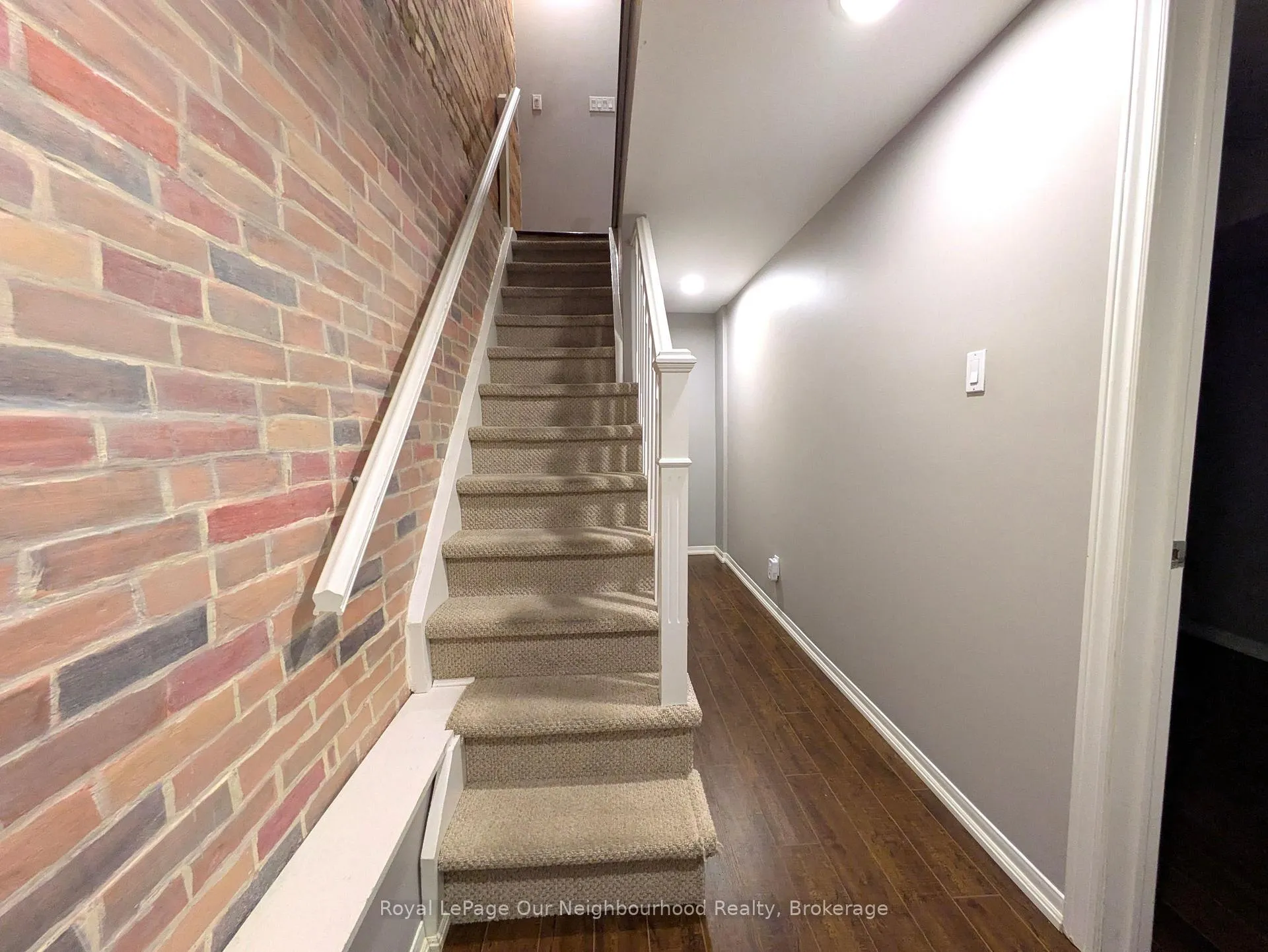 Photo 11 of Unit Main, 86 Asquith Avenue, Toronto, Rosedale-Moore Park — HOMEH