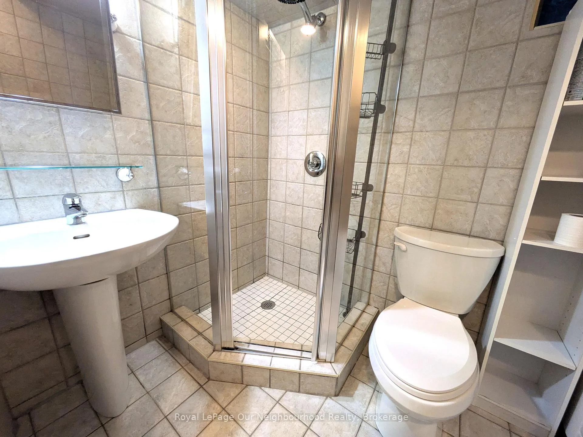 Photo 17 of Unit Main, 86 Asquith Avenue, Toronto, Rosedale-Moore Park — HOMEH