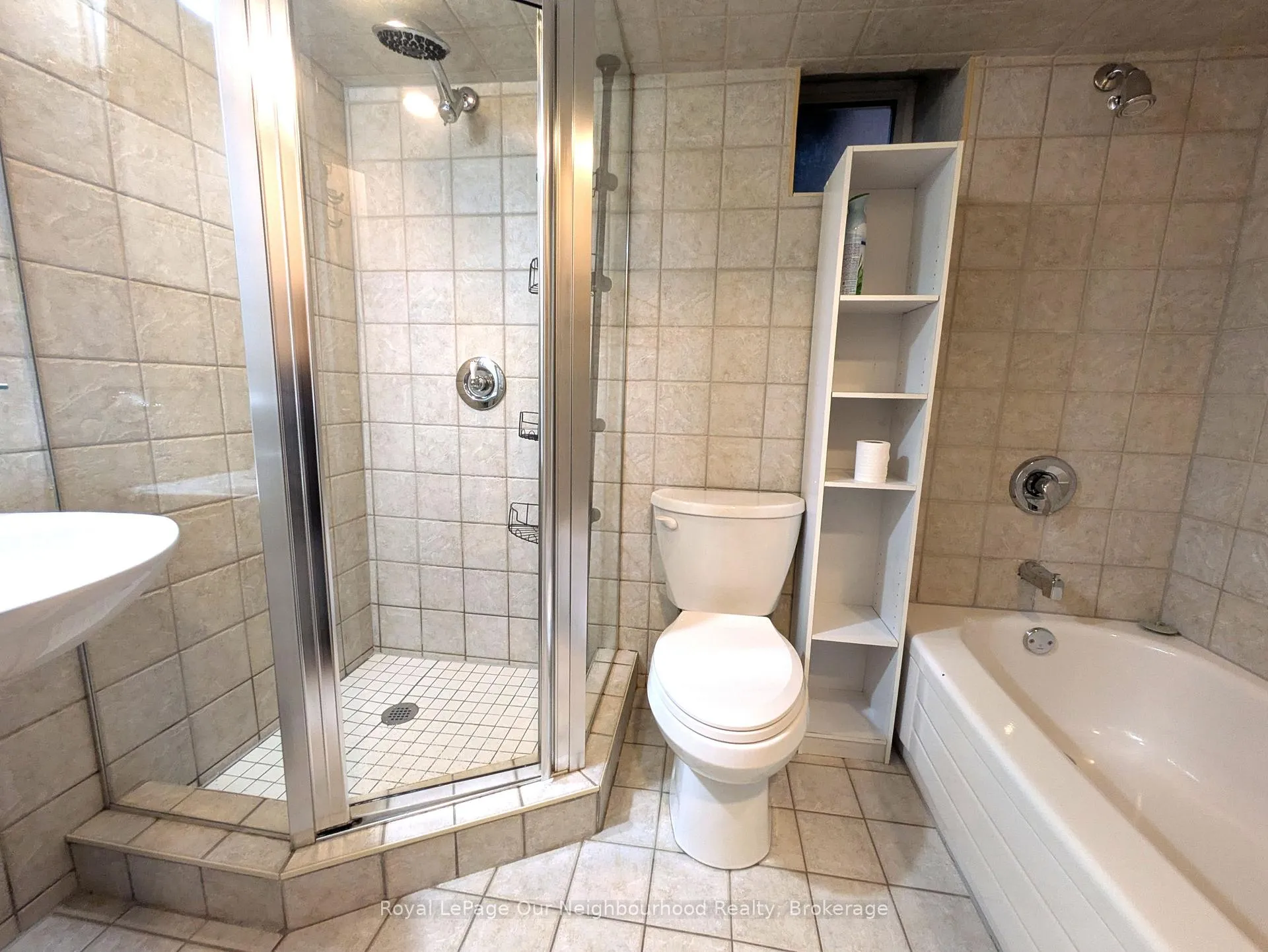 Photo 19 of Unit Main, 86 Asquith Avenue, Toronto, Rosedale-Moore Park — HOMEH