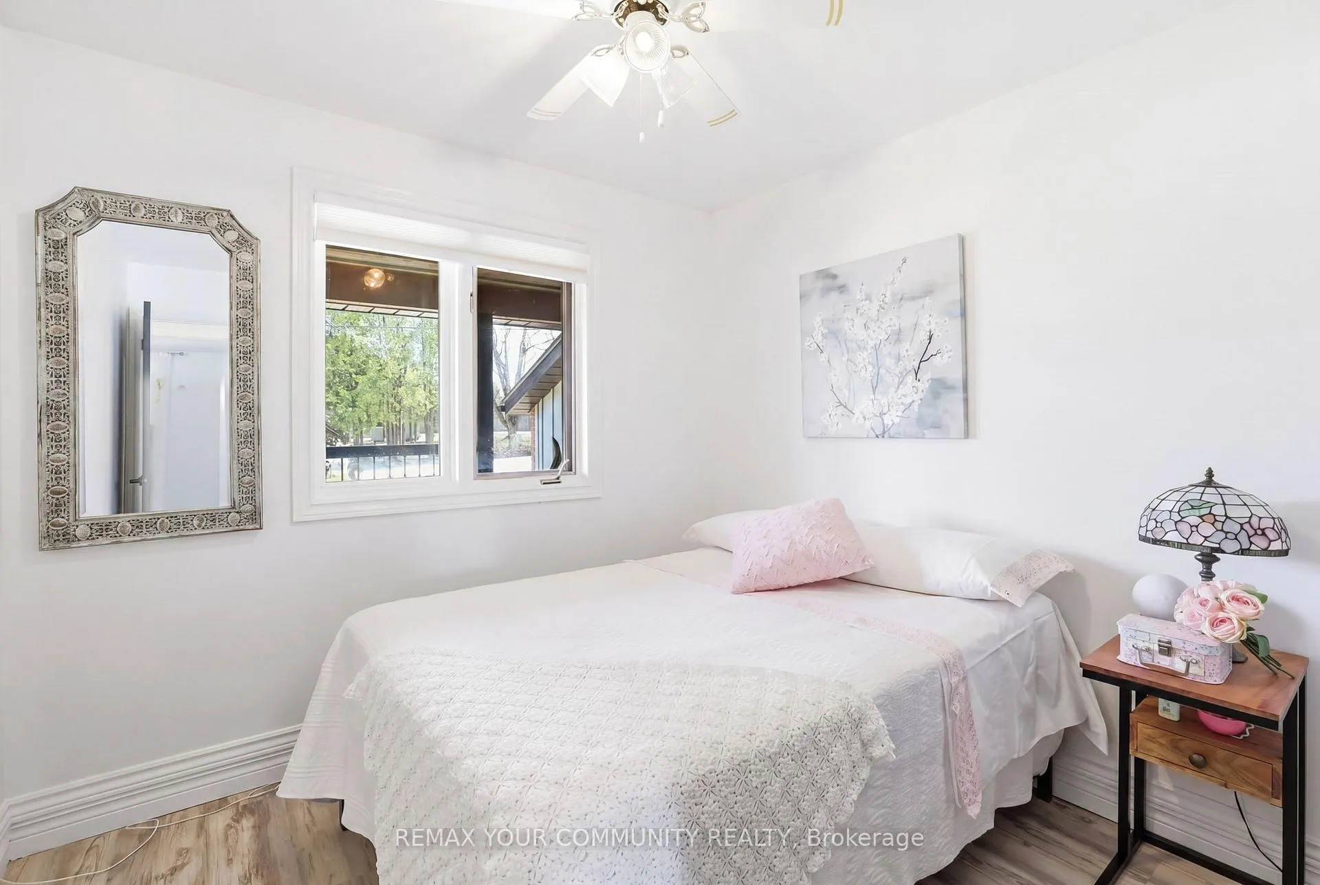 Photo 15 of 17 St. Clair Street, Collingwood — HOMEH