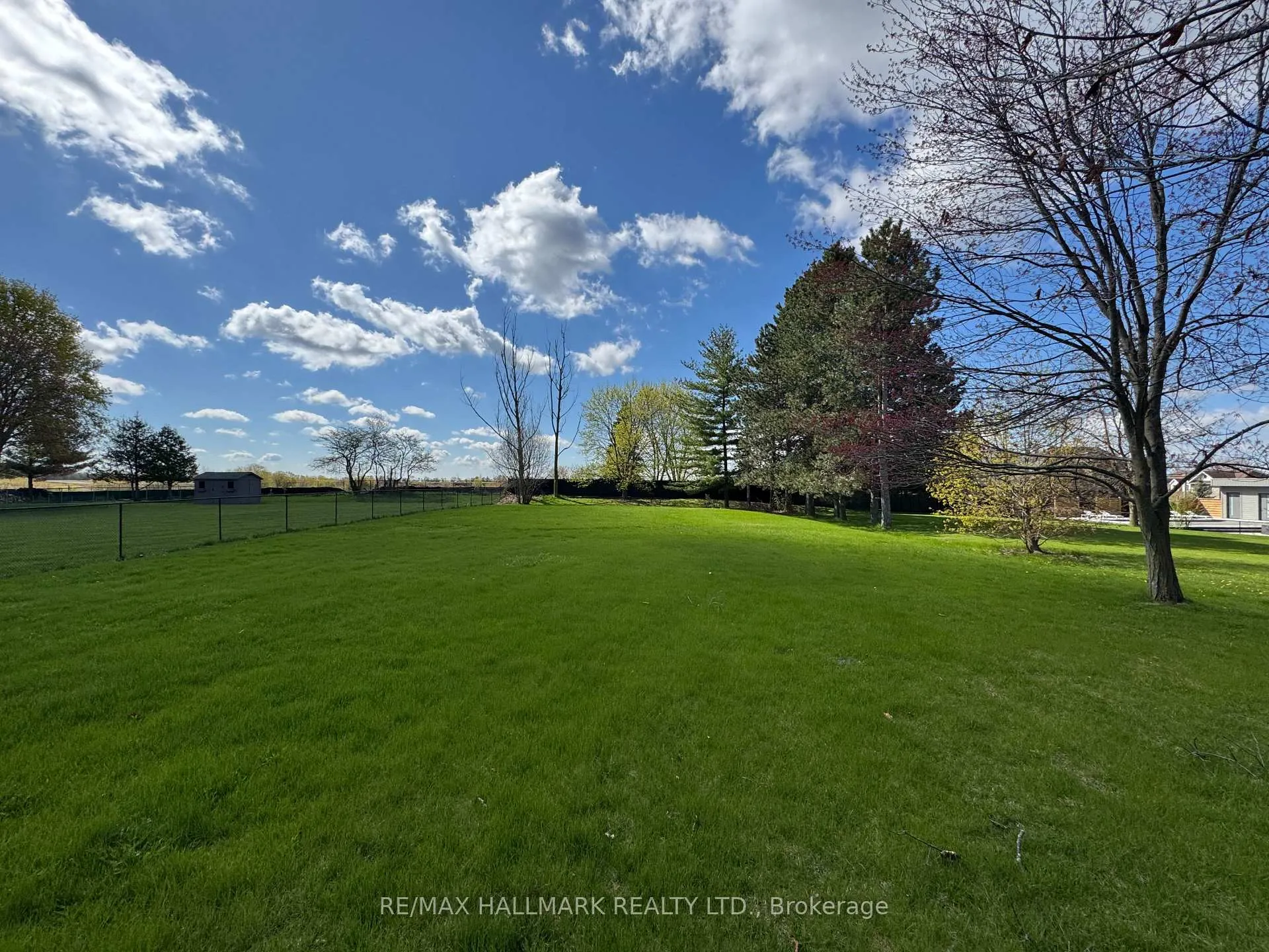 Photo 6 of 17 Janet Avenue, King, Nobleton — HOMEH