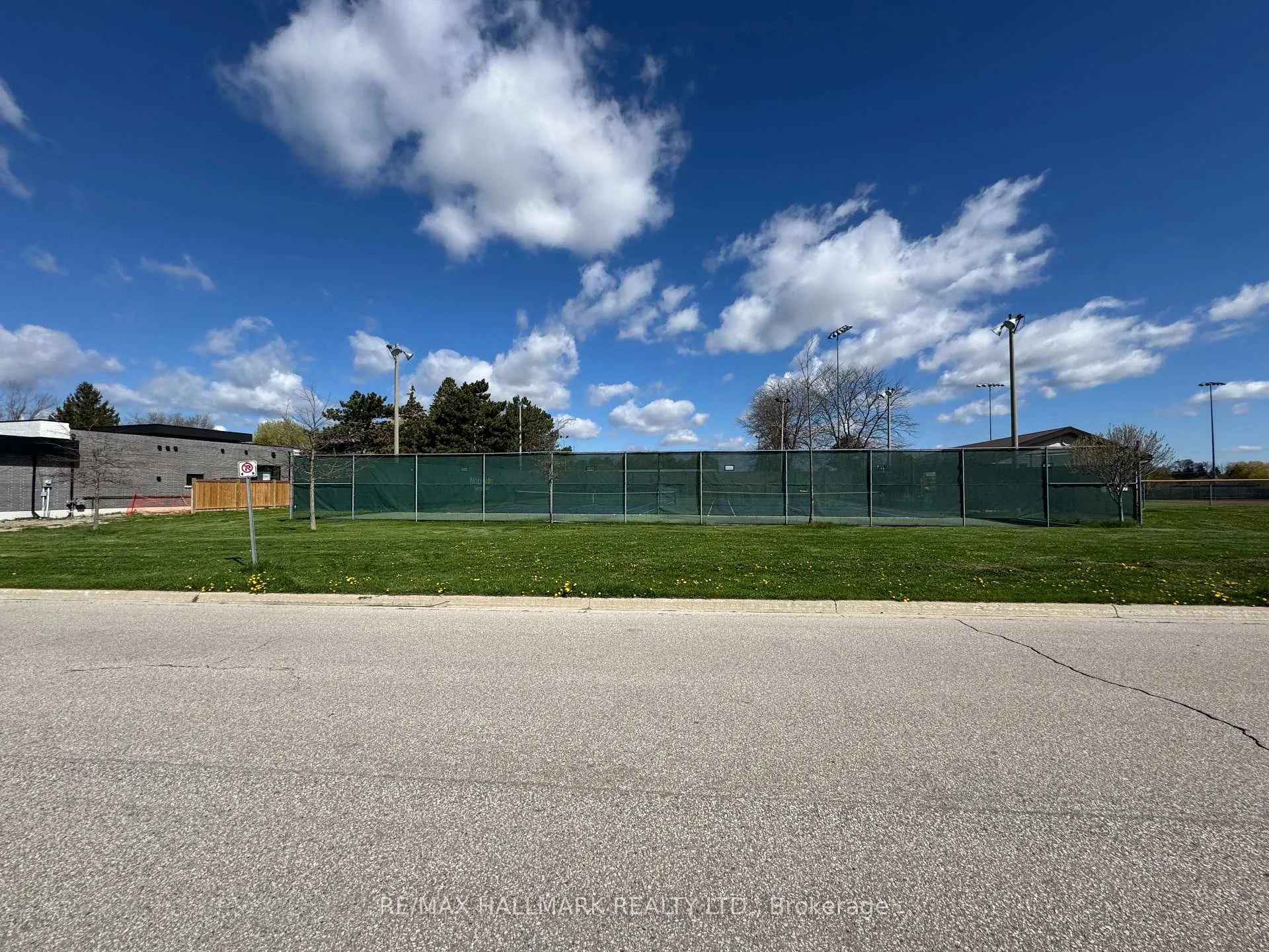Photo 9 of 17 Janet Avenue, King, Nobleton — HOMEH